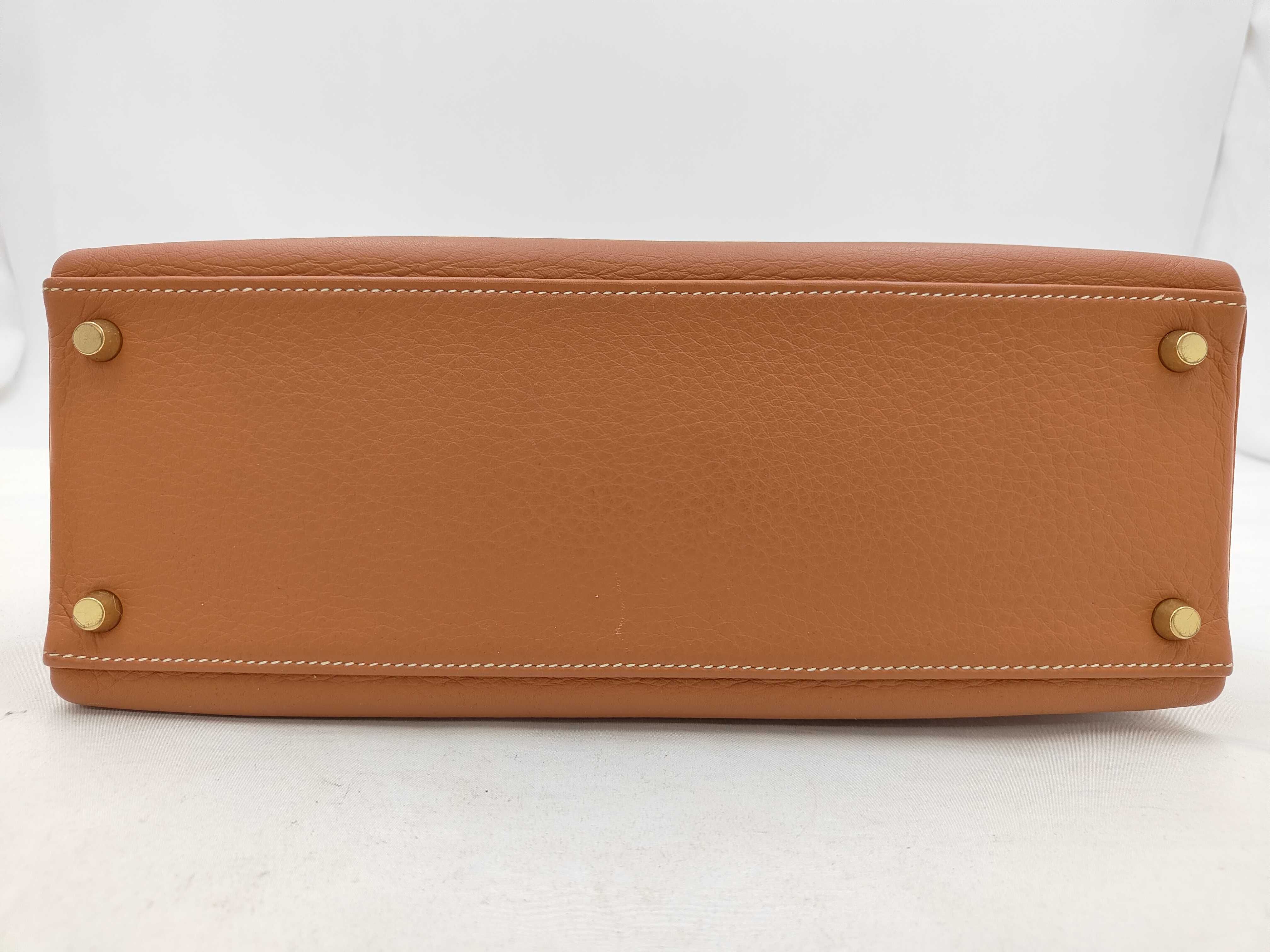 Kelly 32, Togo leather, brown, gold hardware, A handbag — view 7
