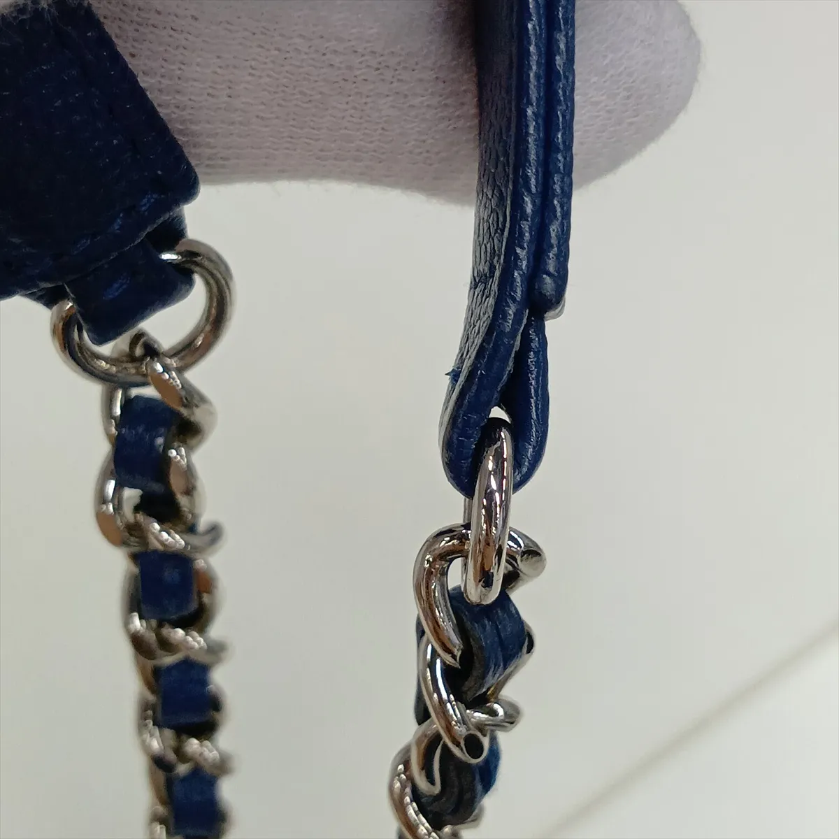Matelassé Caviar Skin Chain Wallet, Blue, Silver Hardware, 24963226, Serial Number 24 — view 15