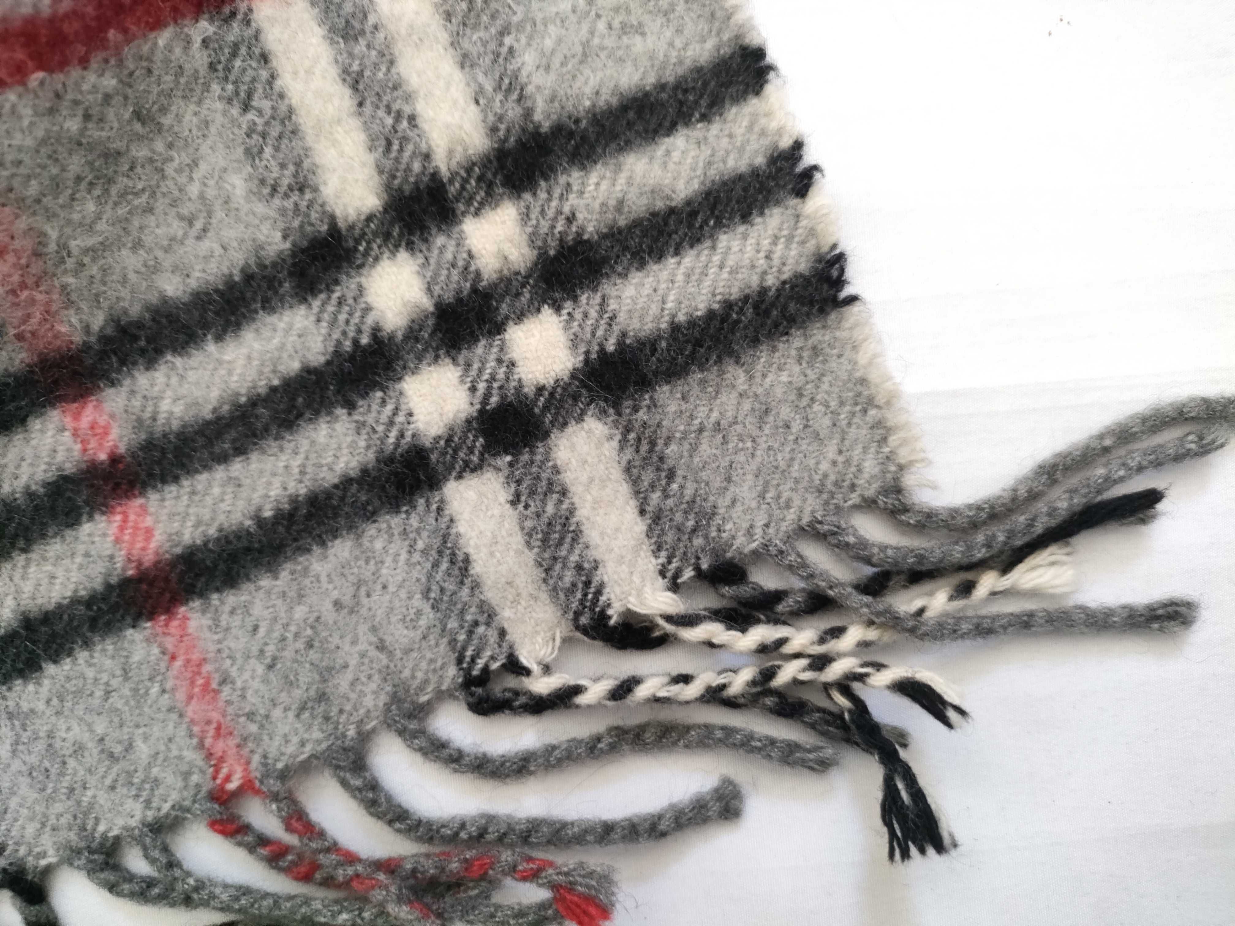 100% Cashmere Scarf, Nova Check Pattern, and other accessories. — view 4