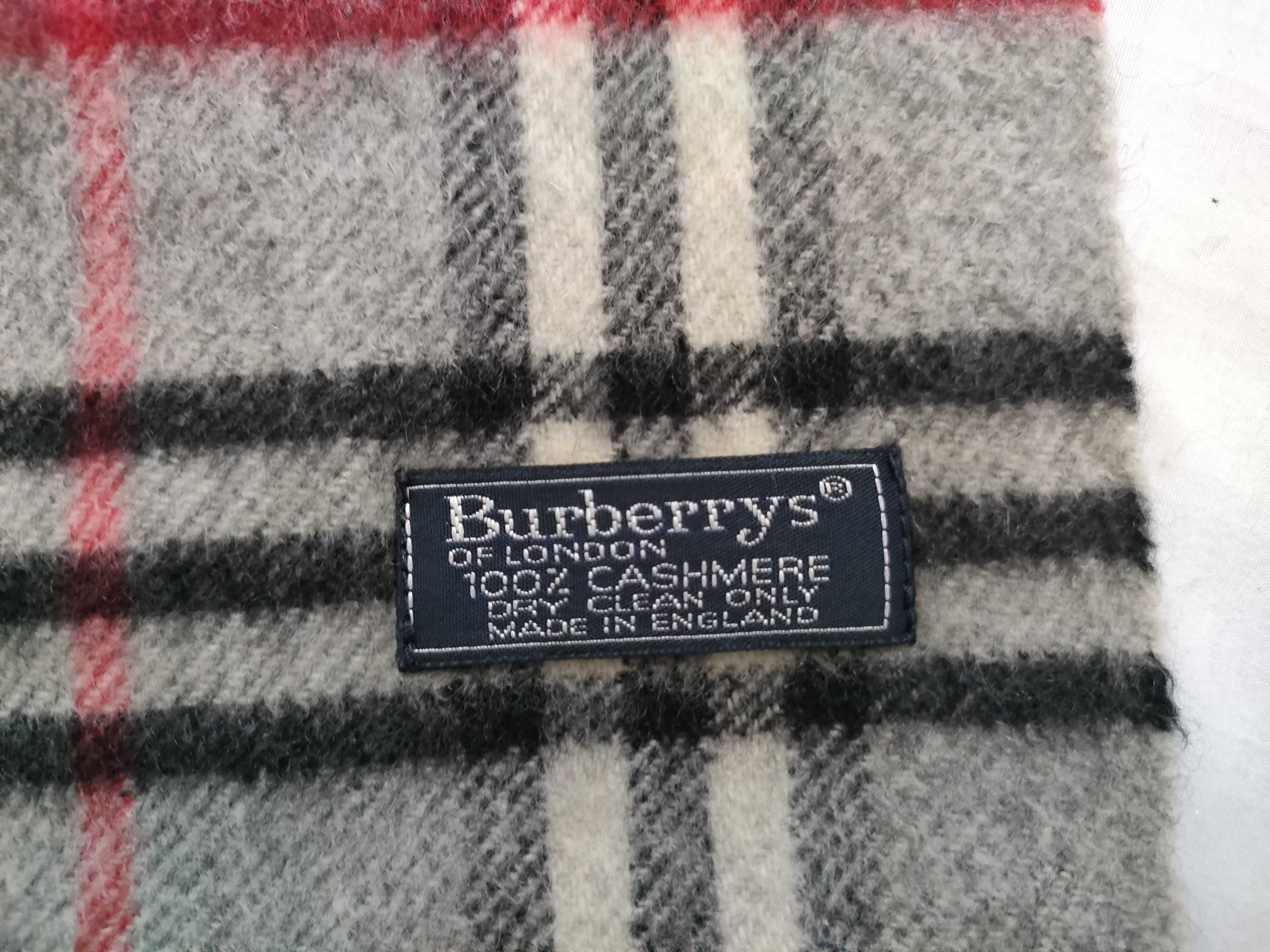 100% Cashmere Scarf, Nova Check Pattern, and other accessories. — view 6