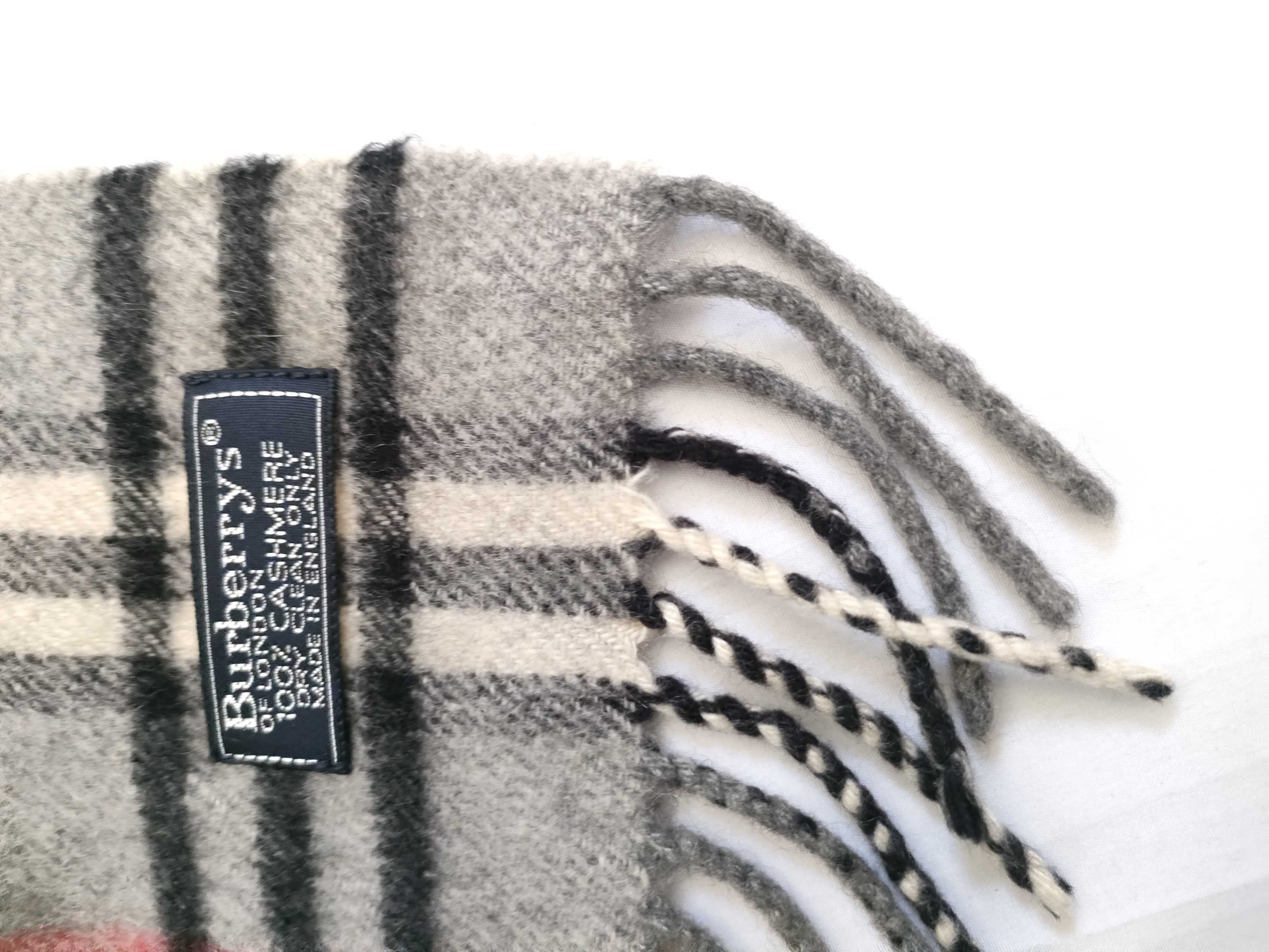 100% Cashmere Scarf, Nova Check Pattern, and other accessories. — view 7