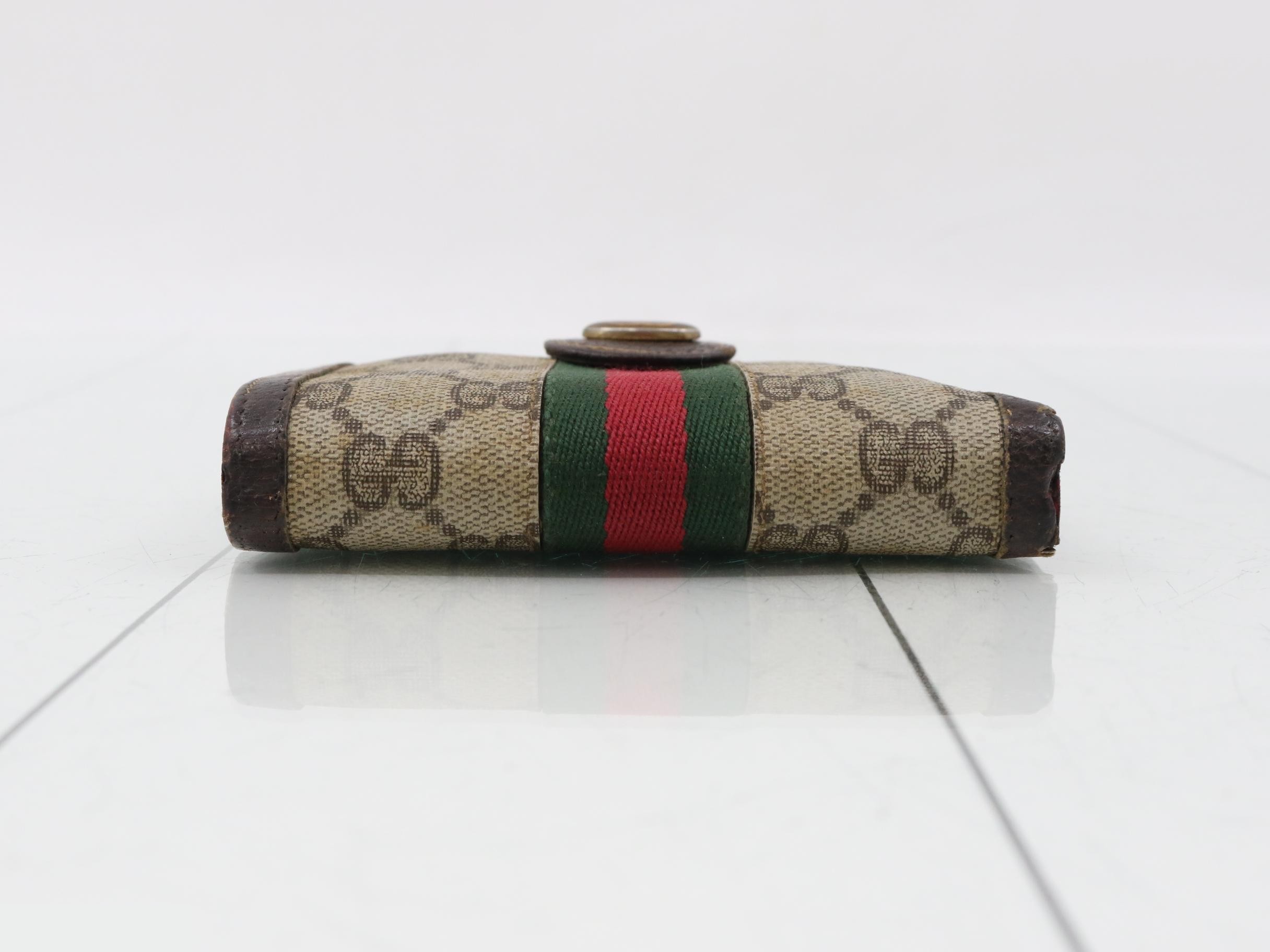 Compact bi-fold wallet — view 3