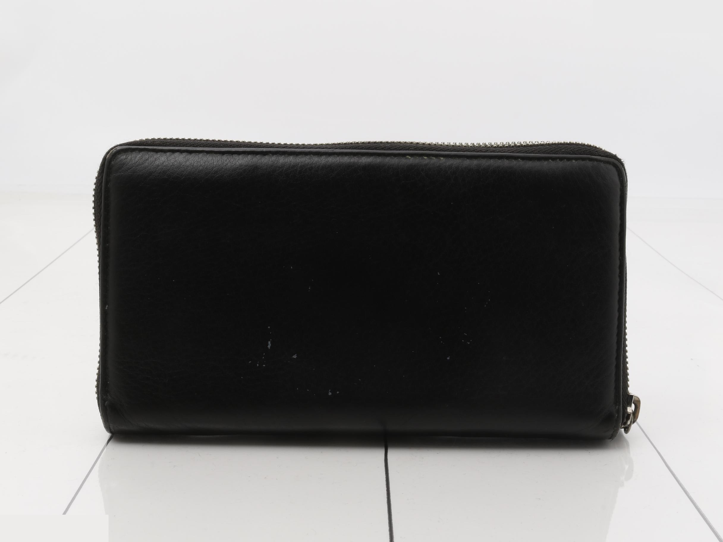 wallet — view 2