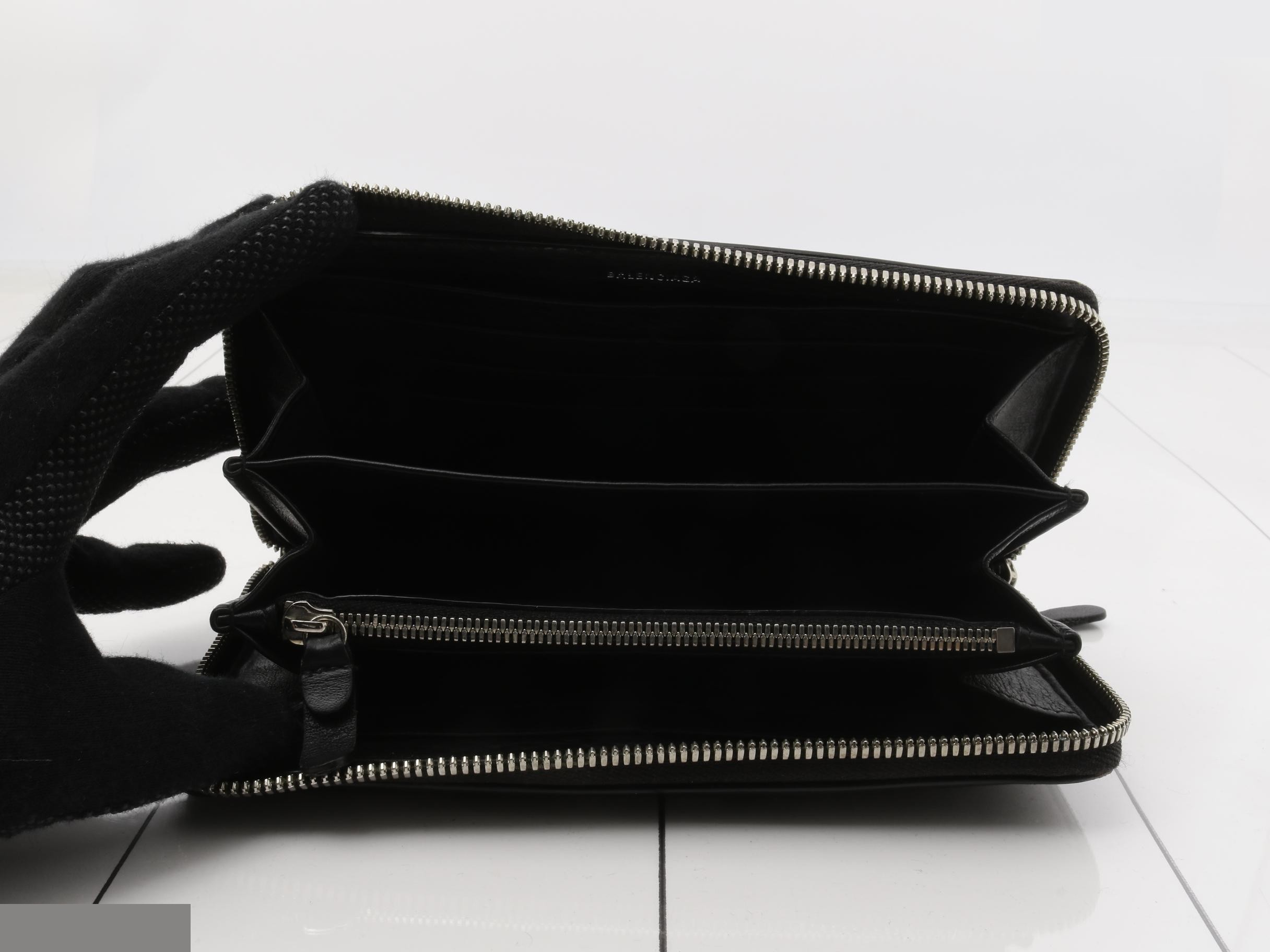 wallet — view 4