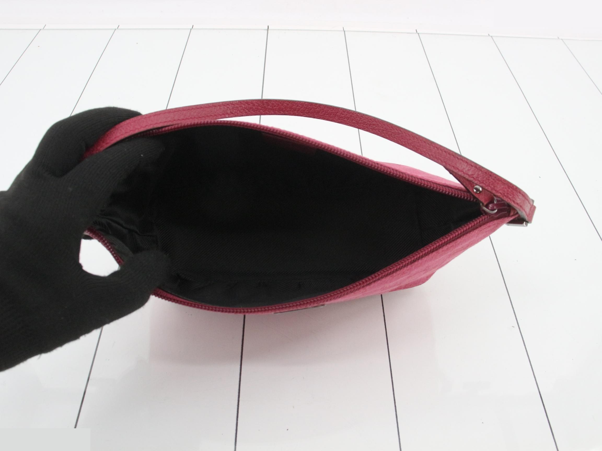 GG Canvas Accessoires Pouch — view 4