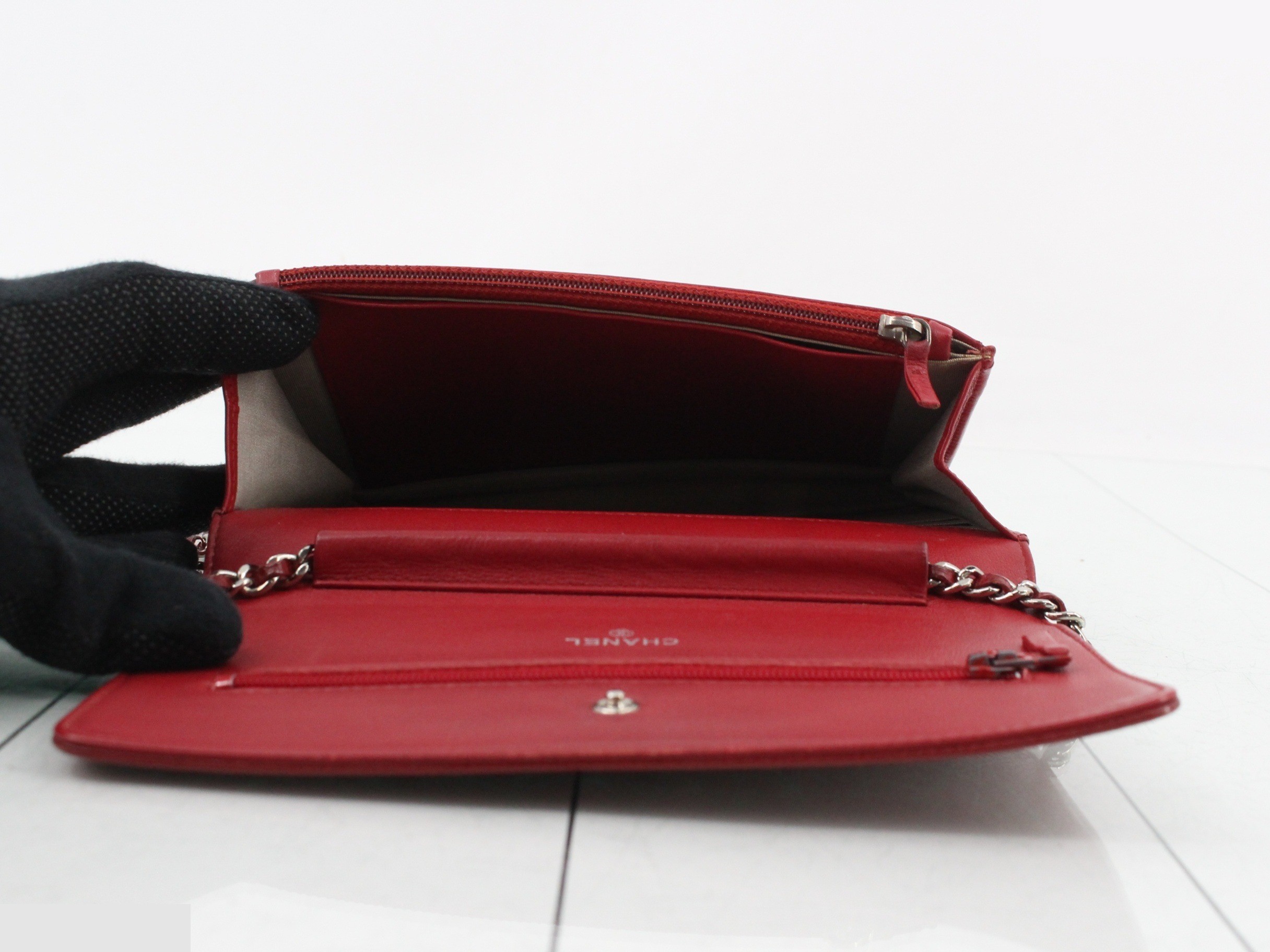 Caviar leather Coco Mark chain wallet, red — view 4