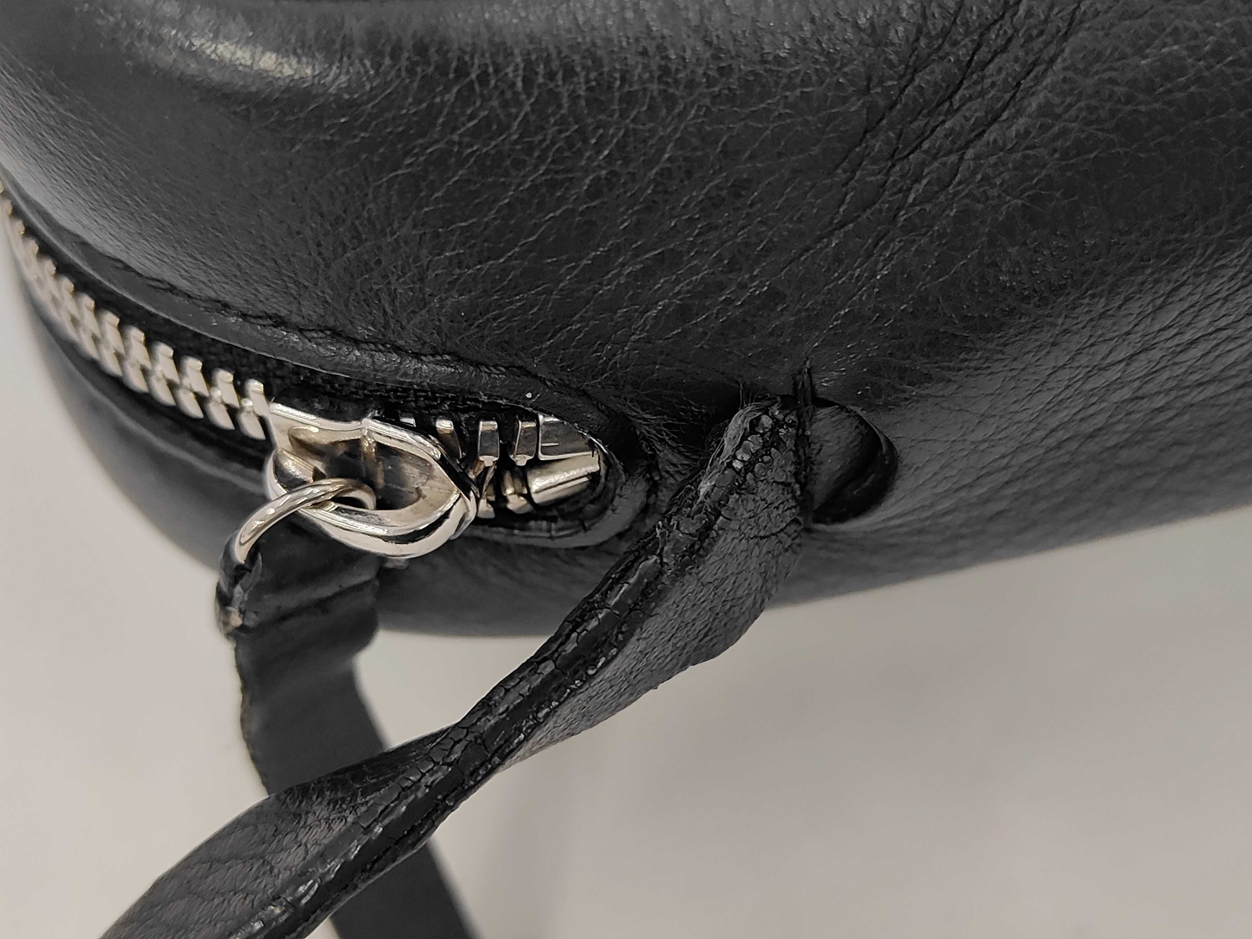 Everyday Shoulder Bag (Black) — view 7