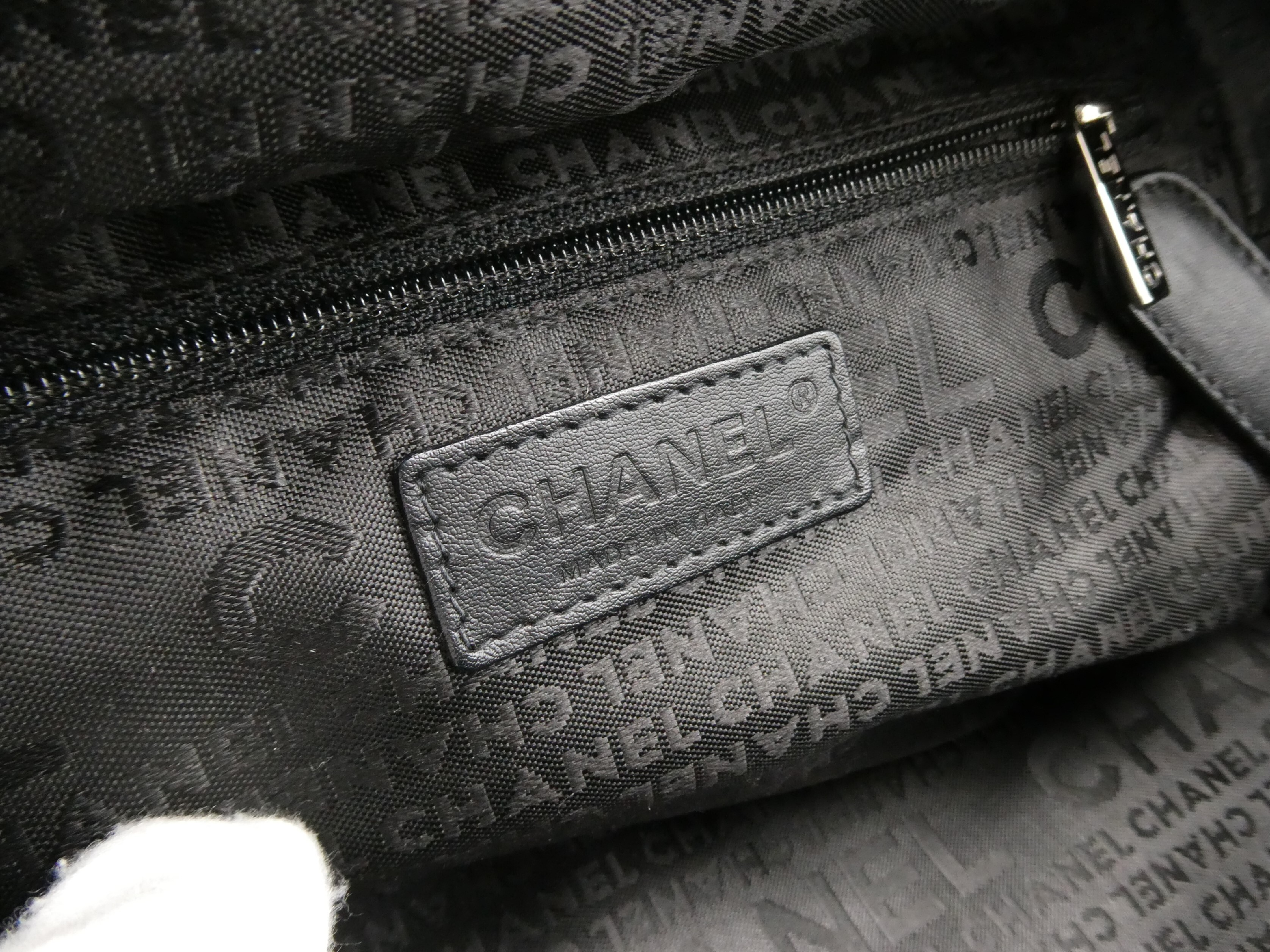 Chocolate Bar Logo Caviar Skin Shoulder Bag — view 8