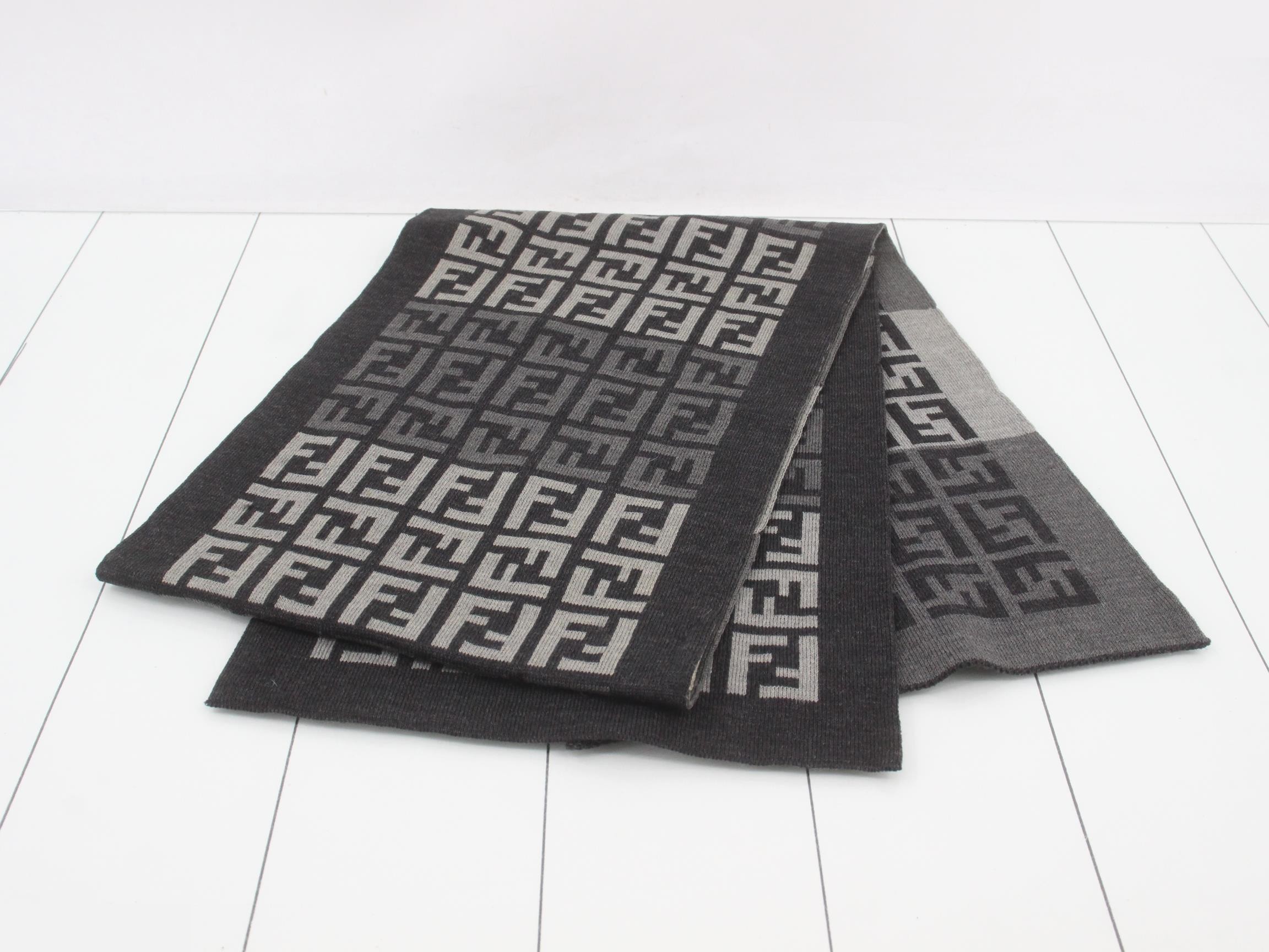 Zucca scarf, gray and black. — view 3