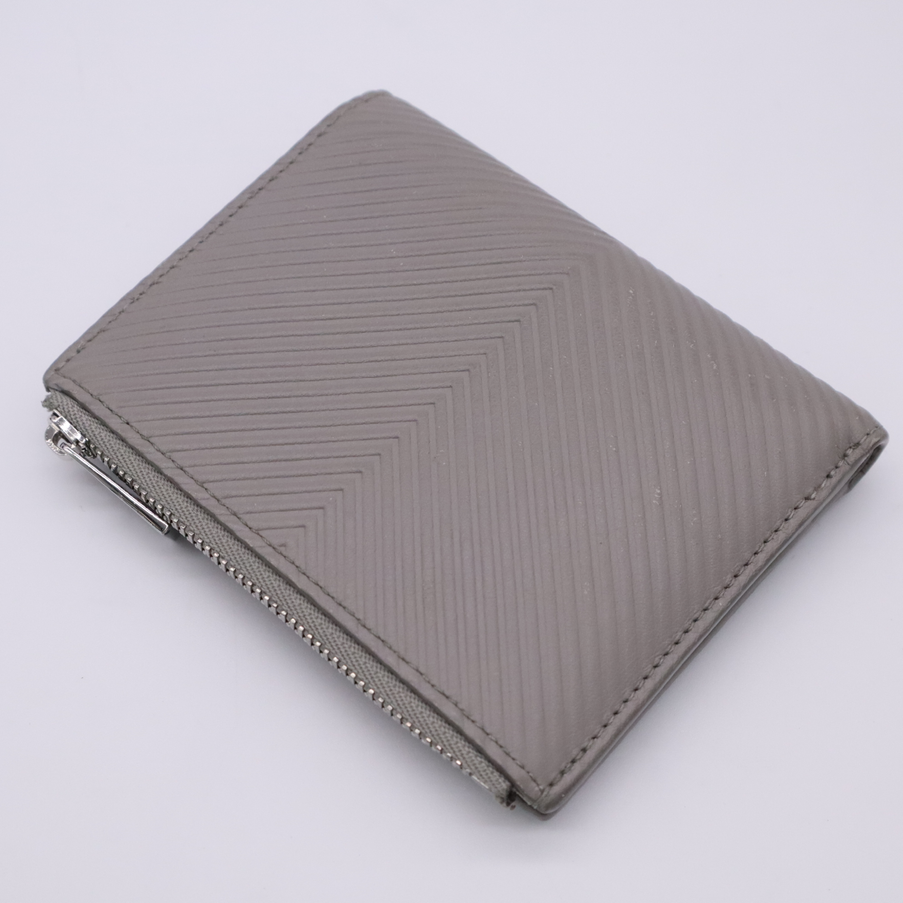 Textured Classic Calf Slim Compact Wallet, Shell Grey, C779W73X01 (Wallet) — view 2