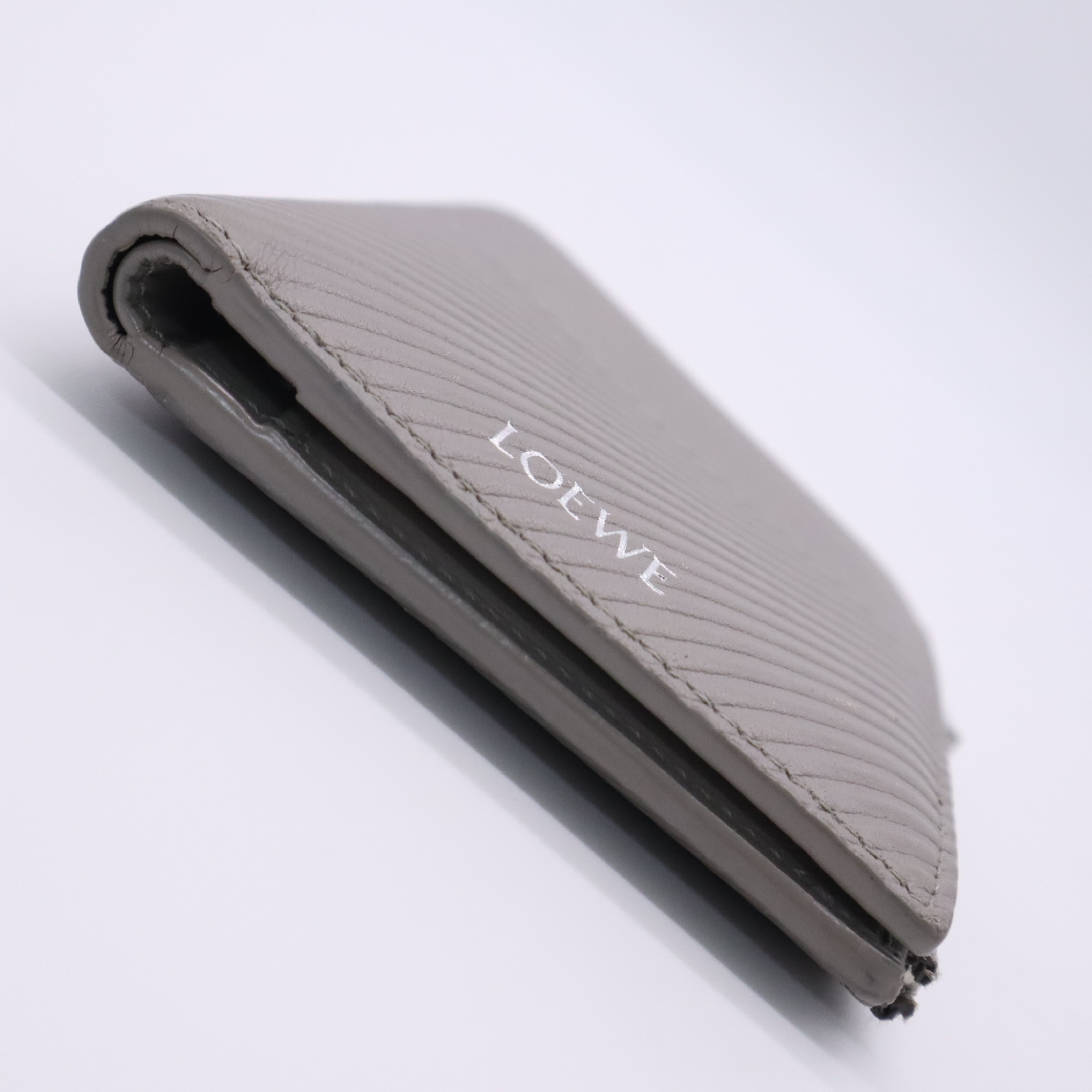 Textured Classic Calf Slim Compact Wallet, Shell Grey, C779W73X01 (Wallet) — view 4