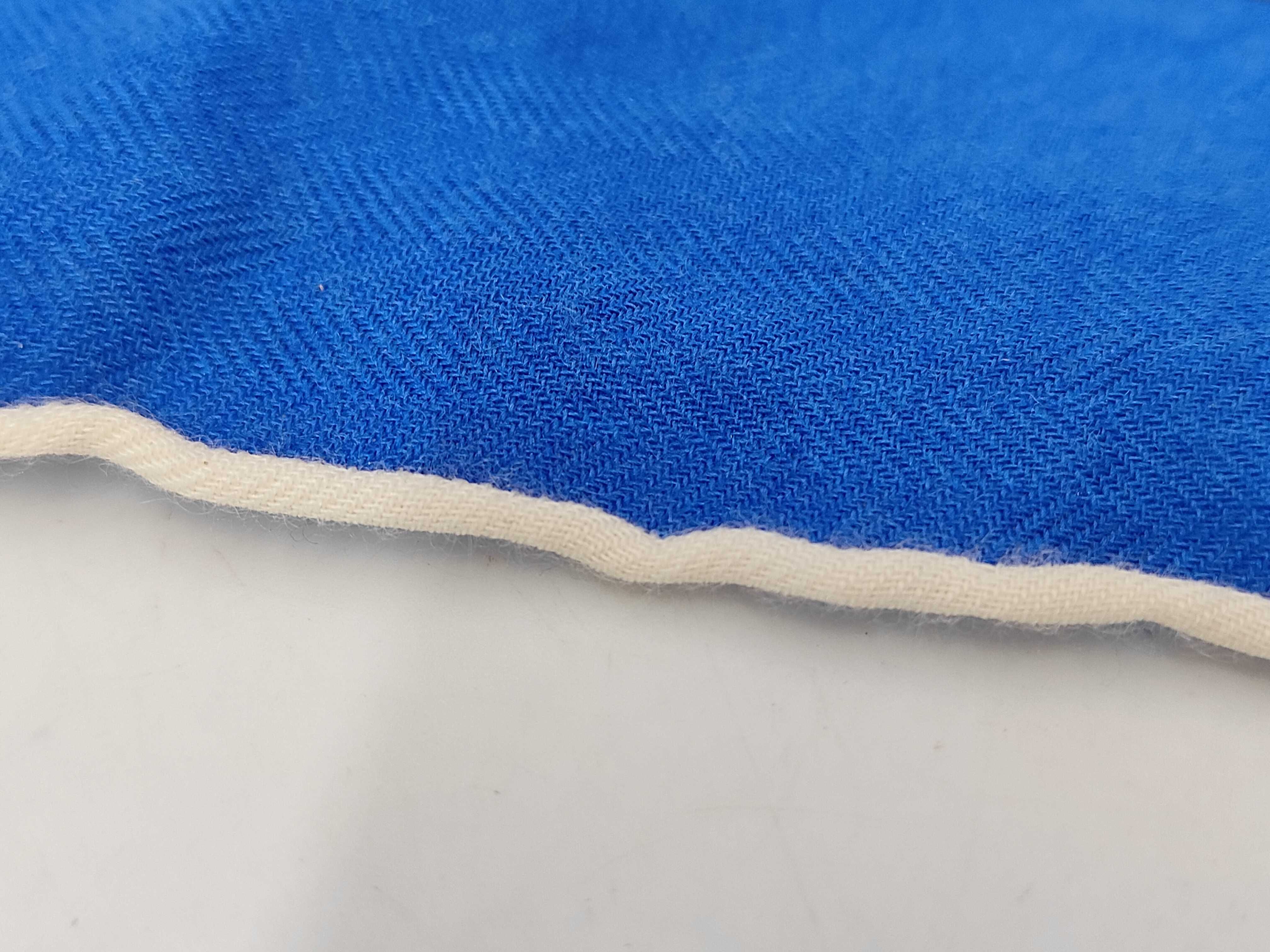 scarf / cashmere and other accessories — view 3
