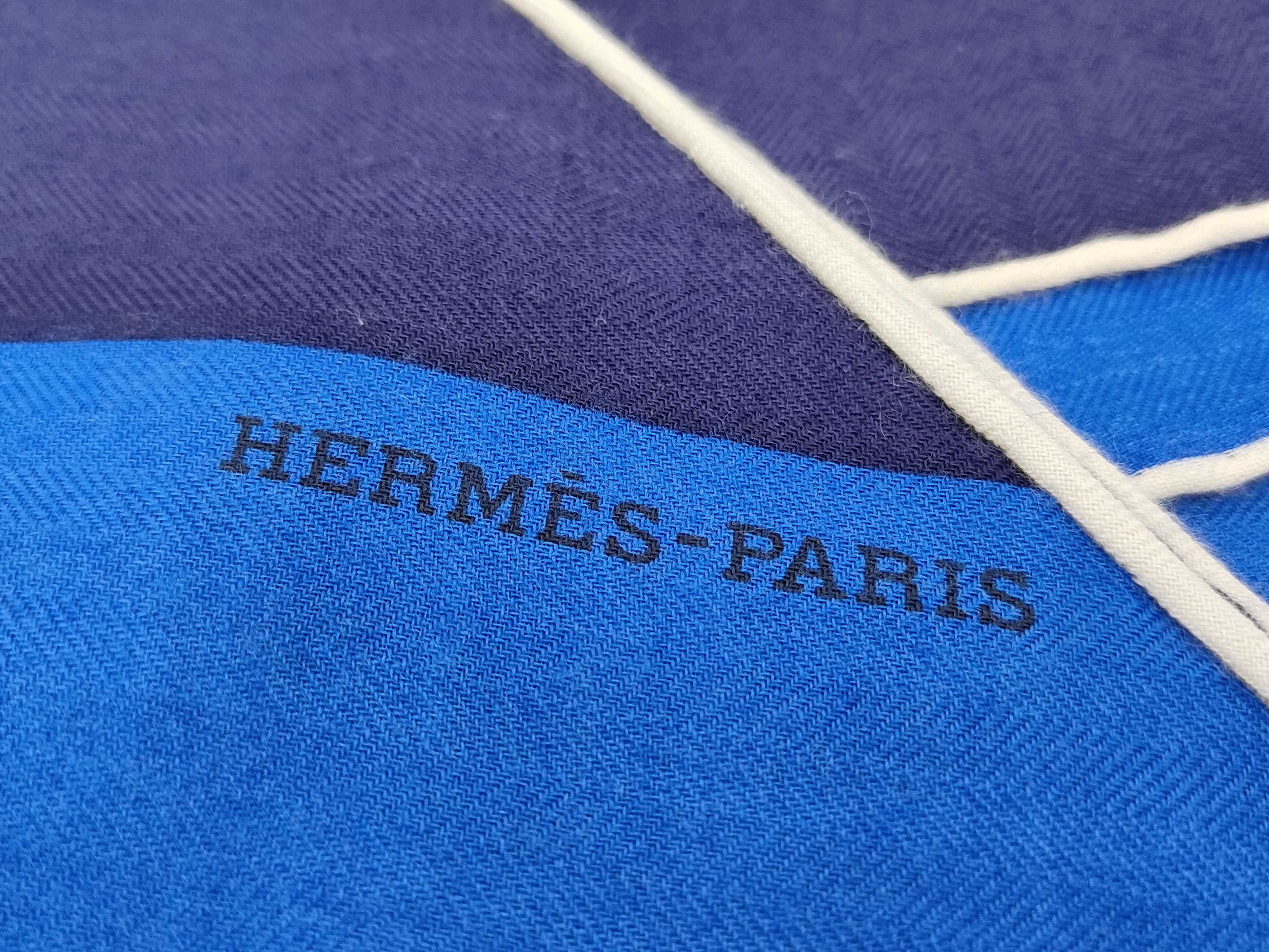 scarf / cashmere and other accessories — view 4