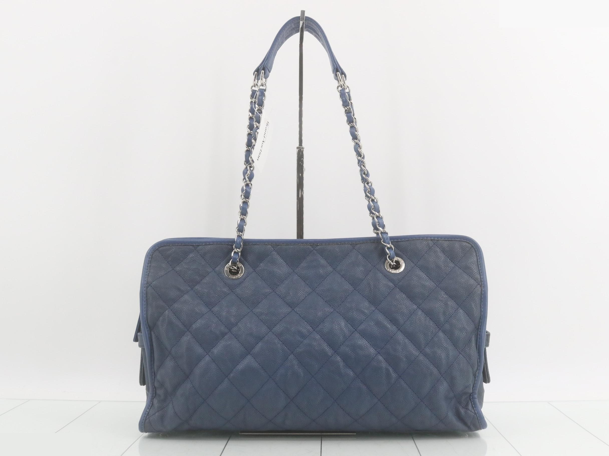 Caviar leather chain tote bag with Coco Mark, blue tones. — view 2
