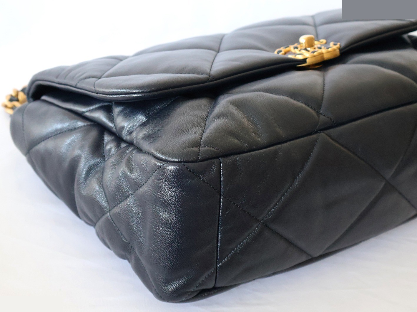 19 Lambskin Chain Shoulder Bag, Navy — view 4