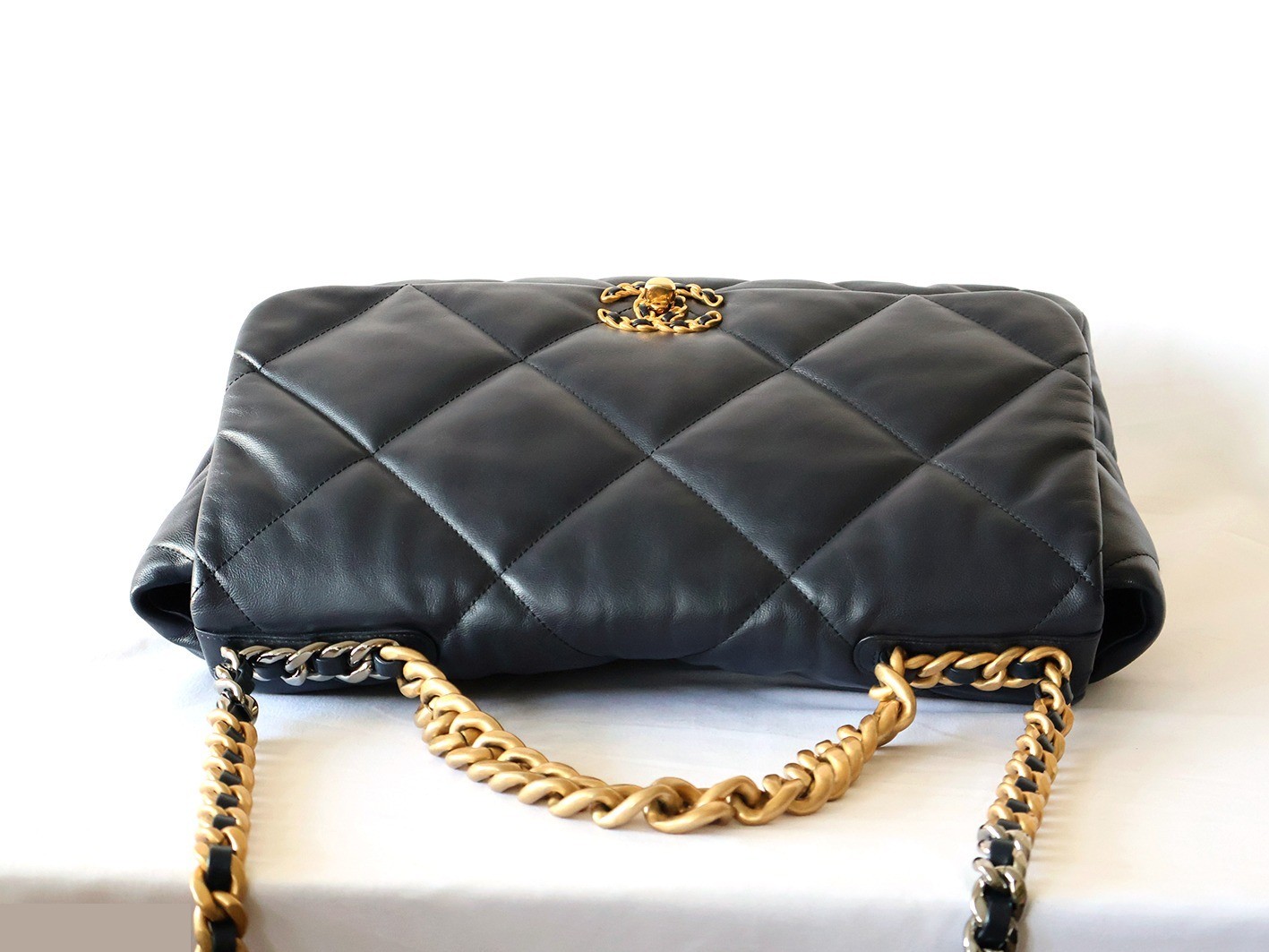 19 Lambskin Chain Shoulder Bag, Navy — view 5