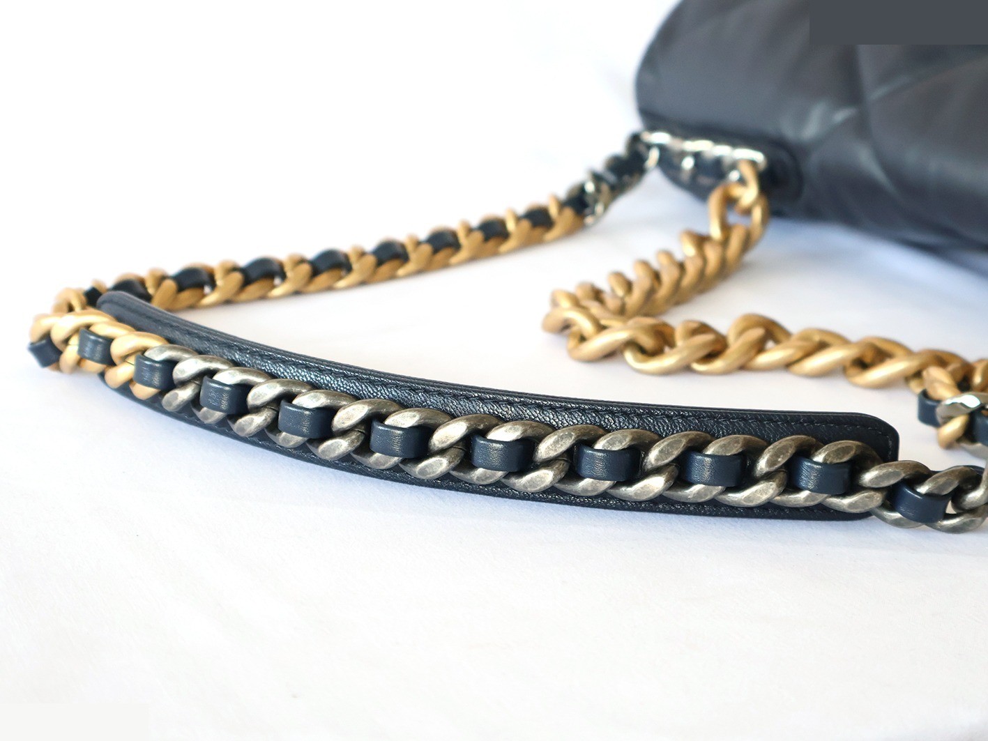 19 Lambskin Chain Shoulder Bag, Navy — view 8
