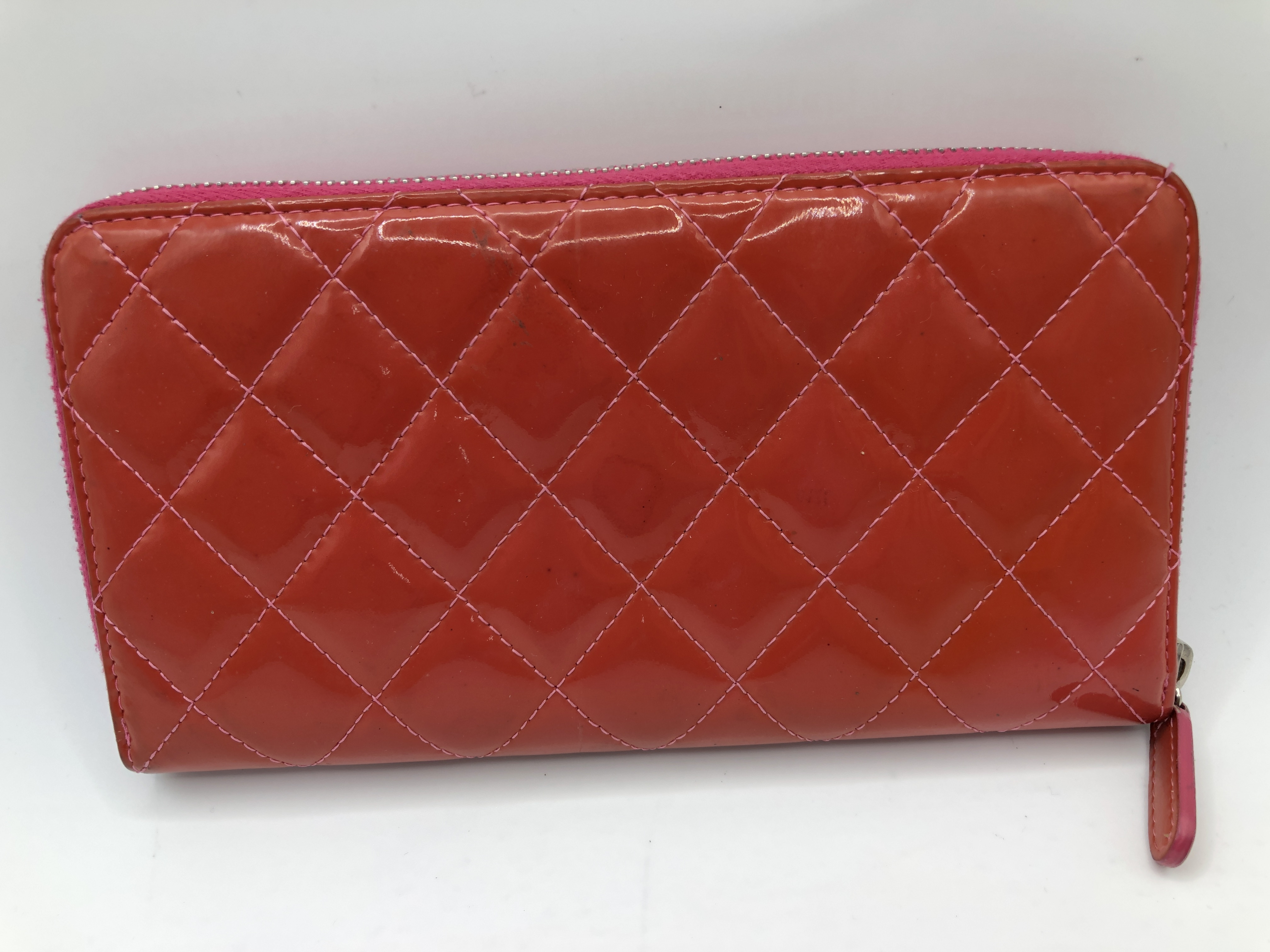 Matelassé Round Zip Long Wallet with Seal, 14360064, Patent Leather, Pink Wallet — view 2