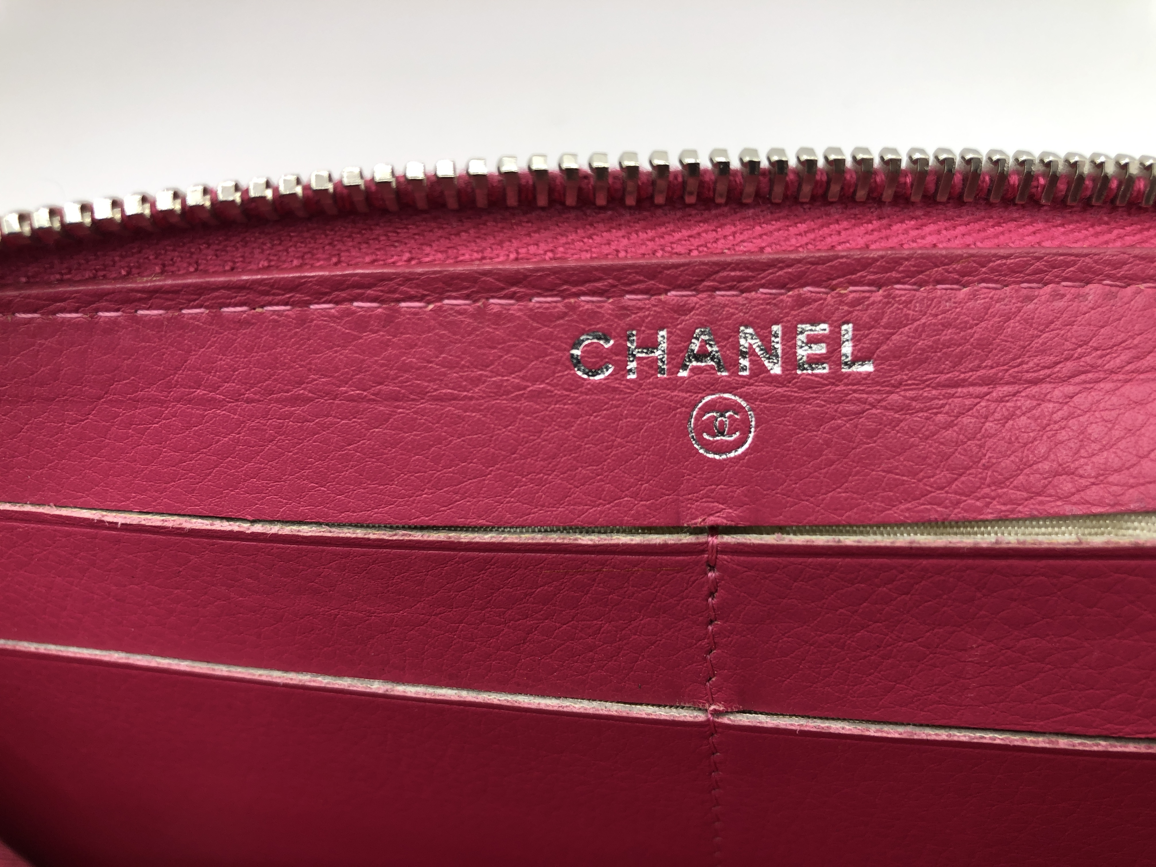 Matelassé Round Zip Long Wallet with Seal, 14360064, Patent Leather, Pink Wallet — view 7