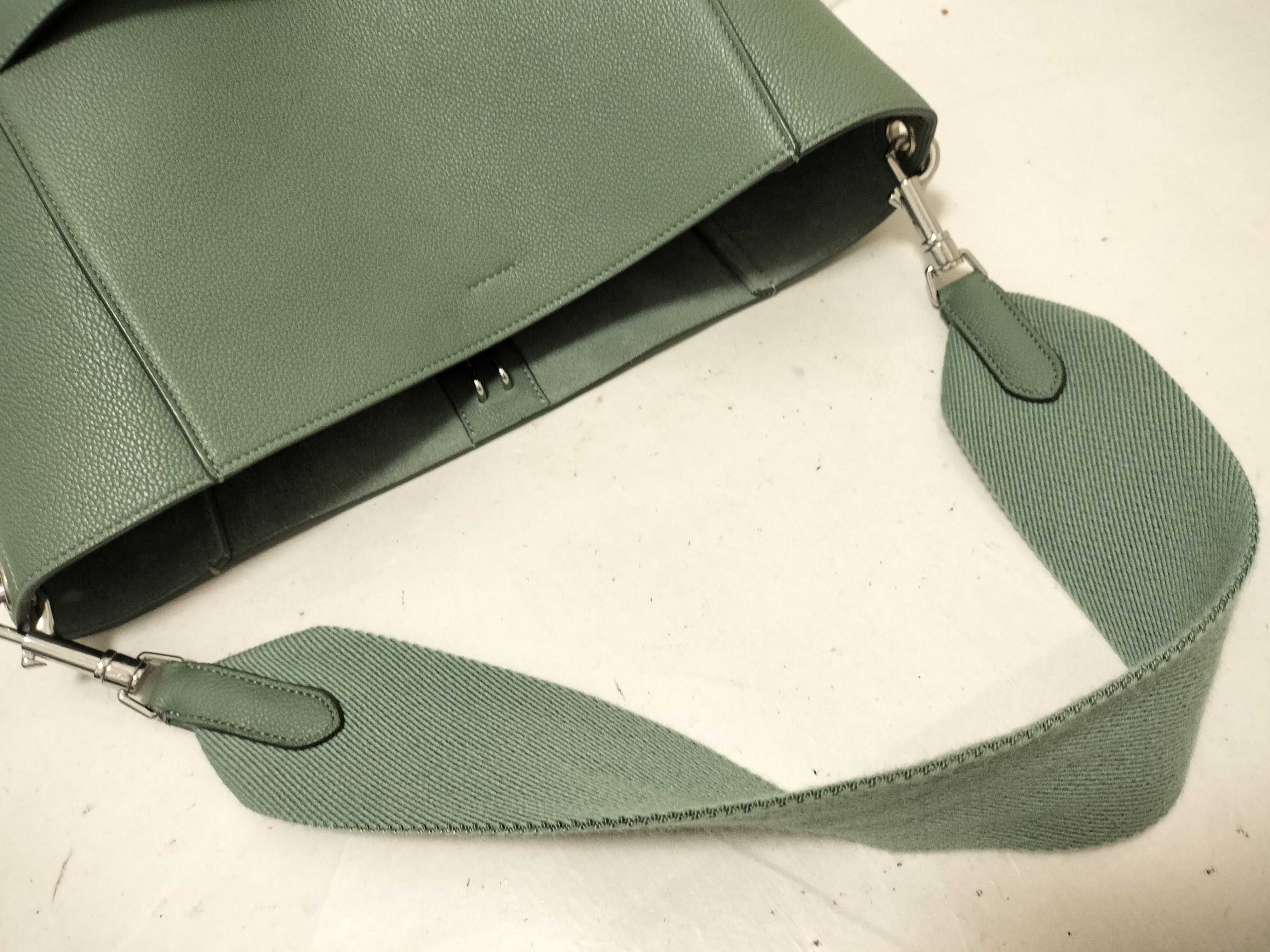 Shoulder Bag 189593AH.29CN Sangle Medium Shoulder Bag — view 3