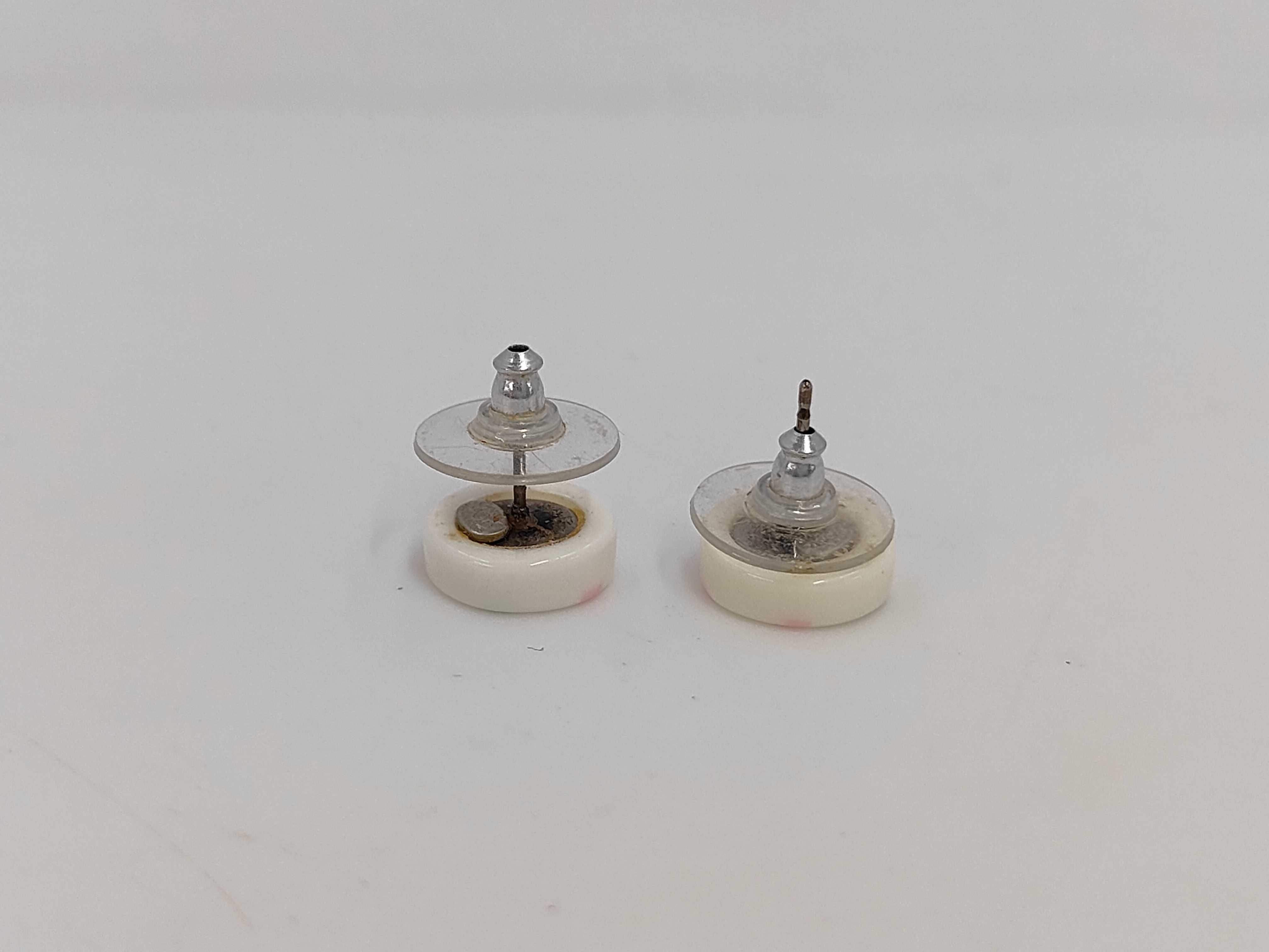 05P Earrings, Coco Mark, White (VO8330) Earrings — view 3