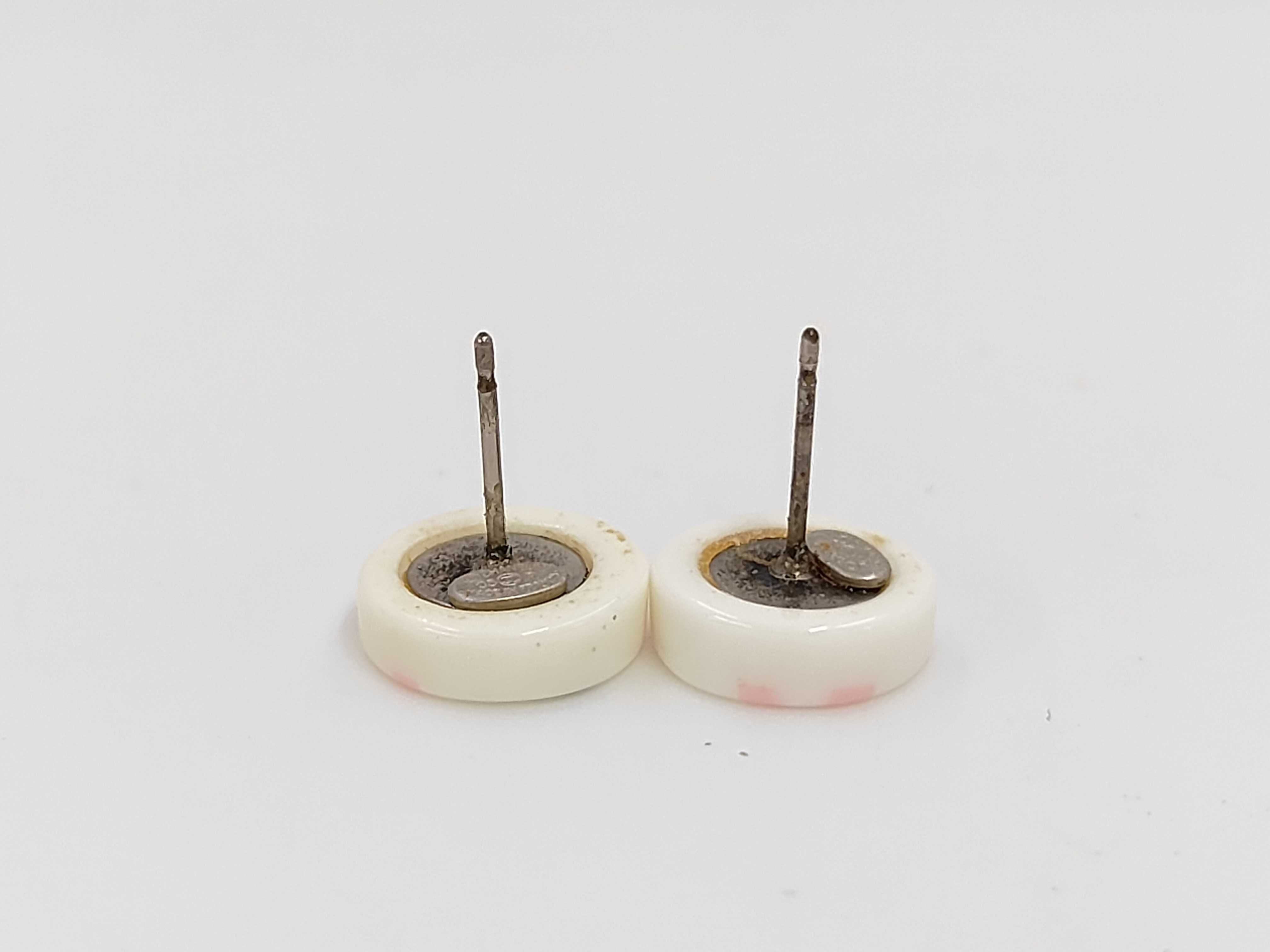 05P Earrings, Coco Mark, White (VO8330) Earrings — view 5