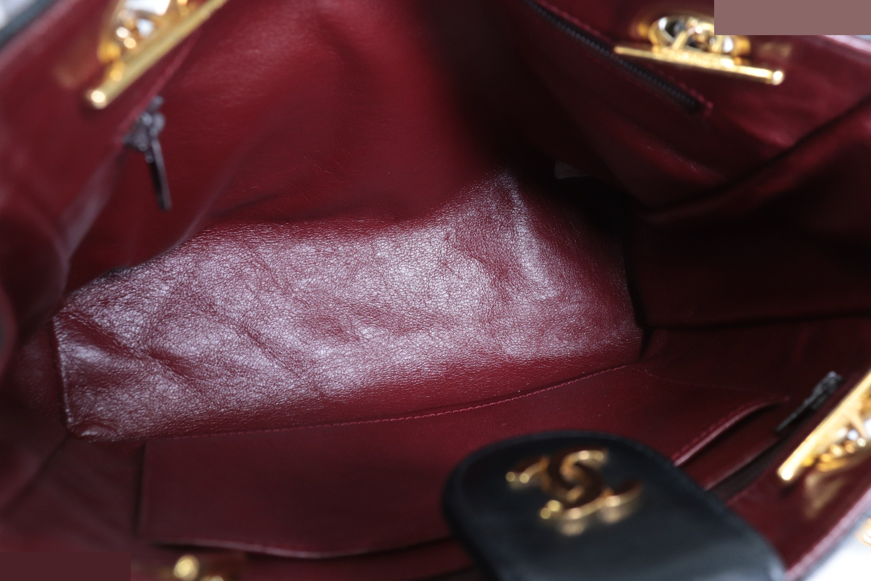 Lamb Chain Shoulder Bag, Unit No. 4 — view 9