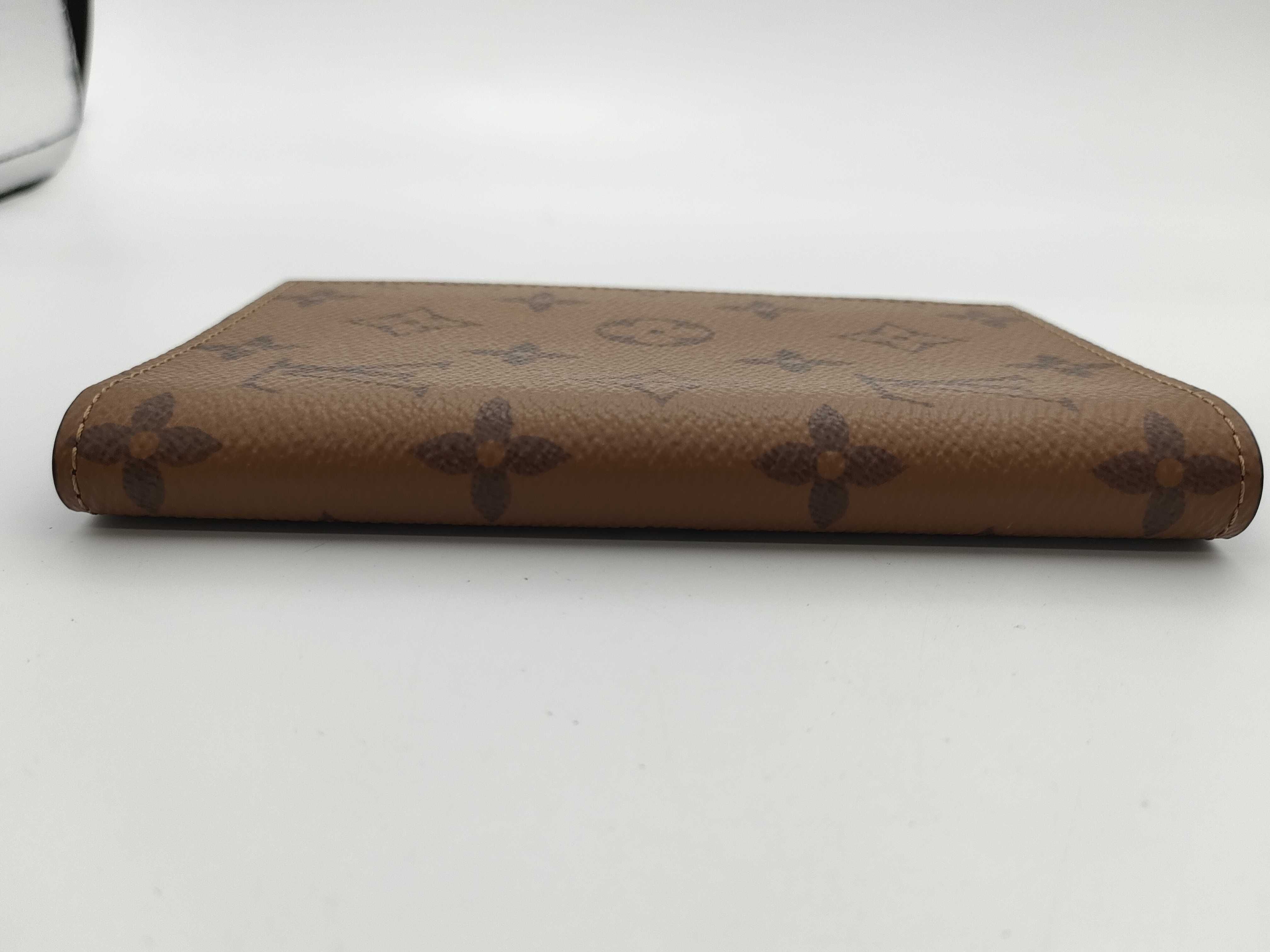 Monogram Reverse M26571 Passport Case Couverture Passport Card Case — view 3