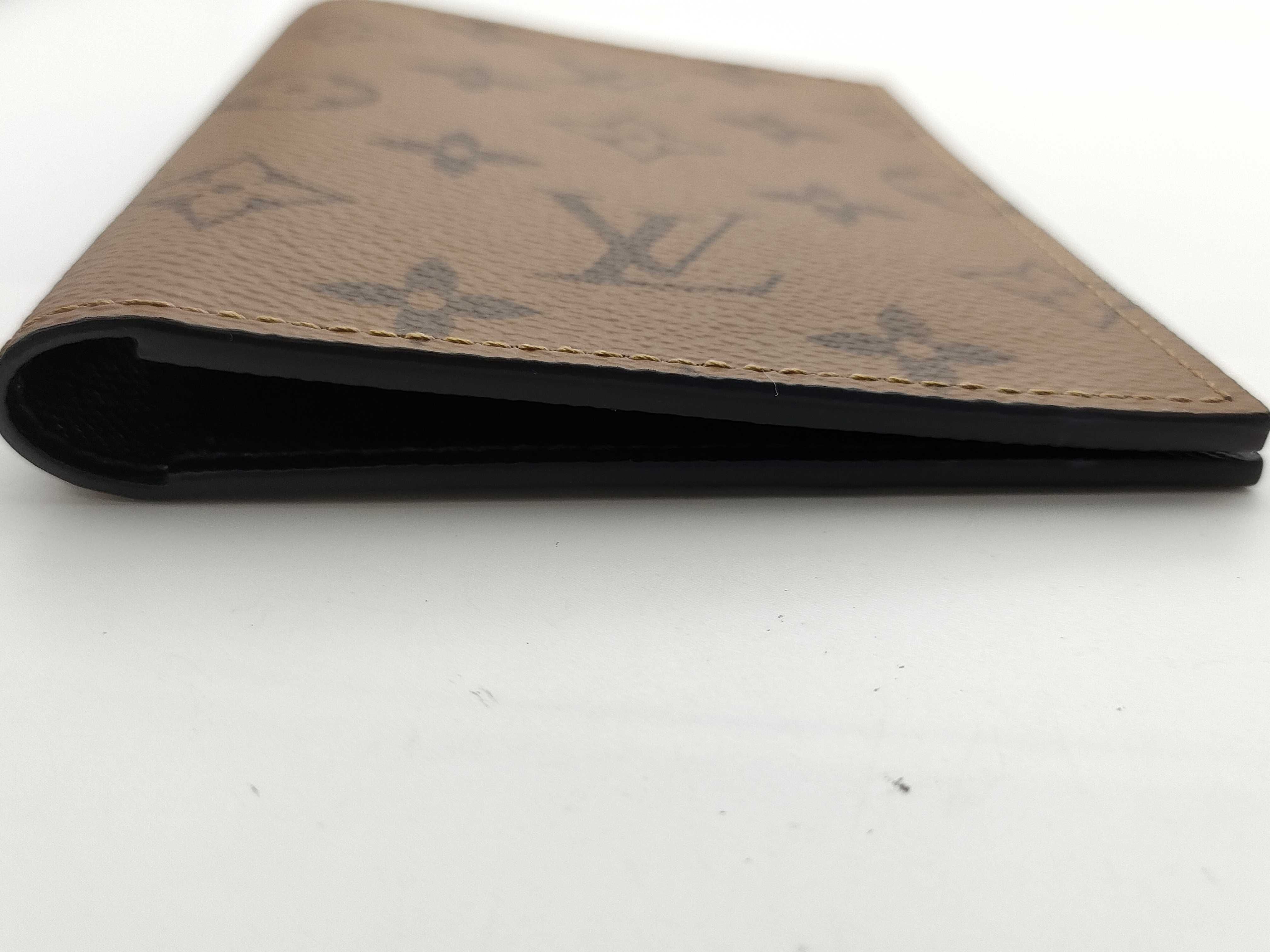 Monogram Reverse M26571 Passport Case Couverture Passport Card Case — view 8