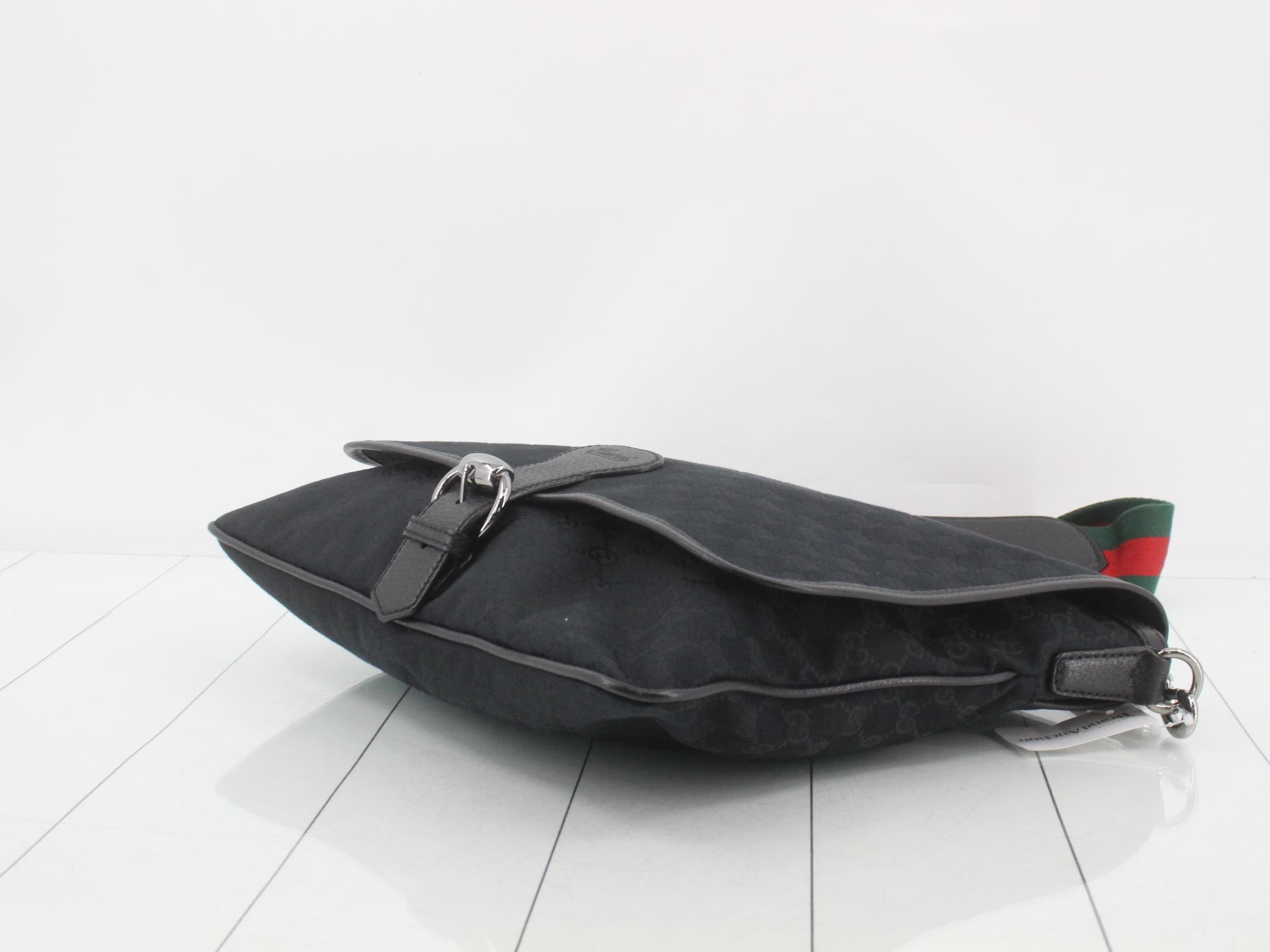 GG Canvas Shoulder Bag — view 6
