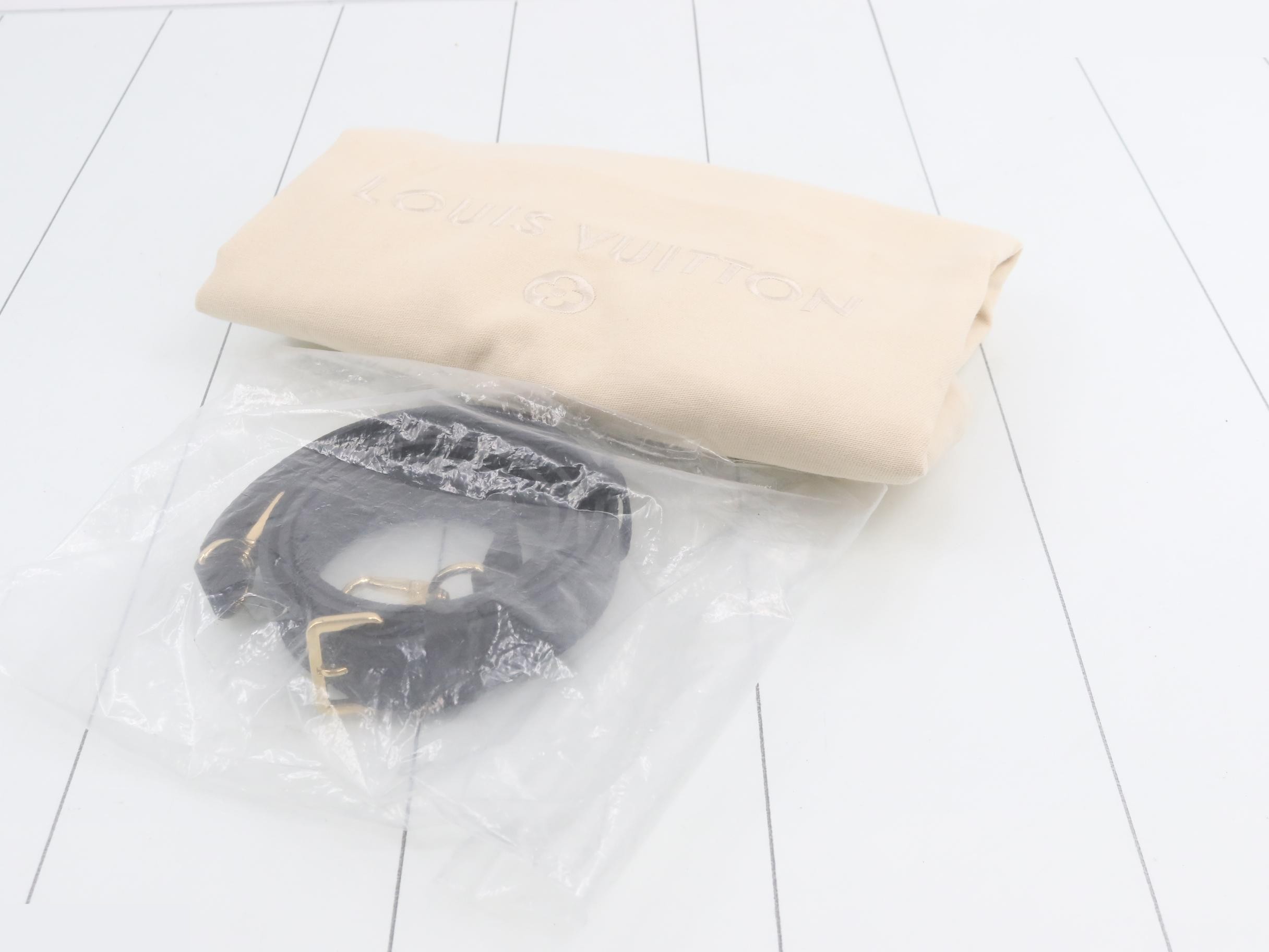 M24727 Capucines MM — view 7
