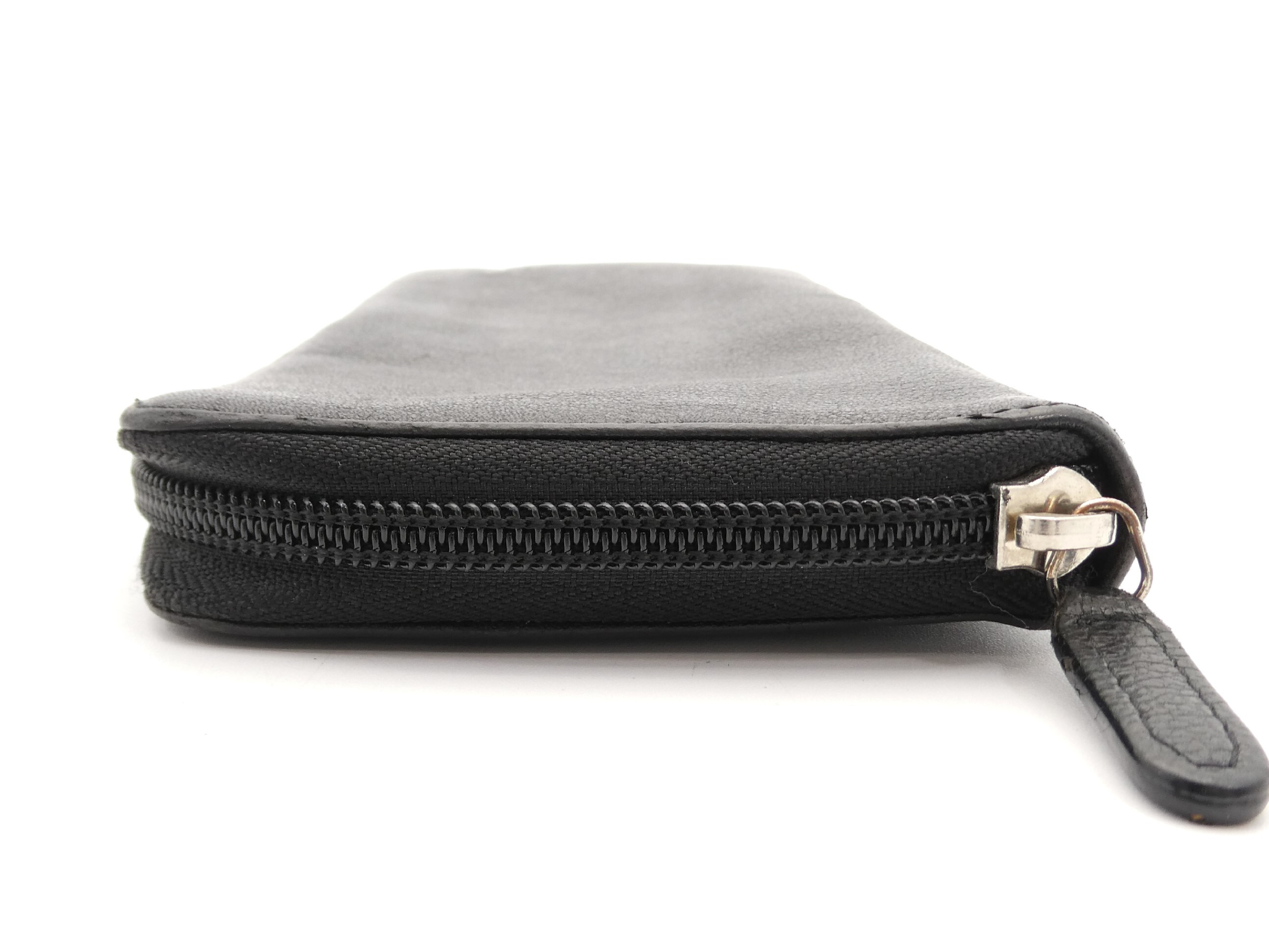 Camellia Coco Mark Round Zipper Wallet — view 3