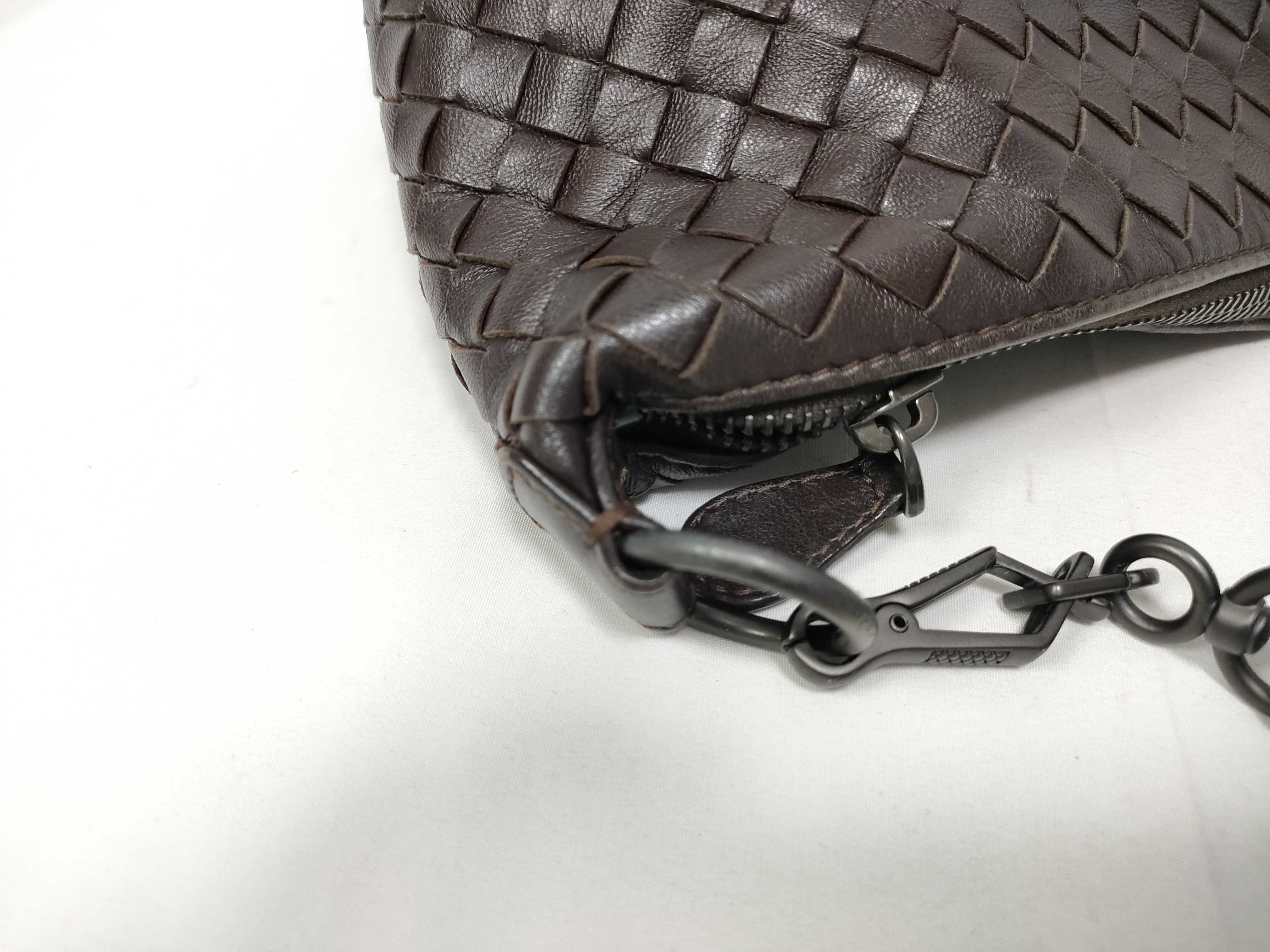 Intrecciato ID-BottegaVenetaIntrecciatoCowSkinShoulderBagBrown B00785475J Shoulder Bag — view 11