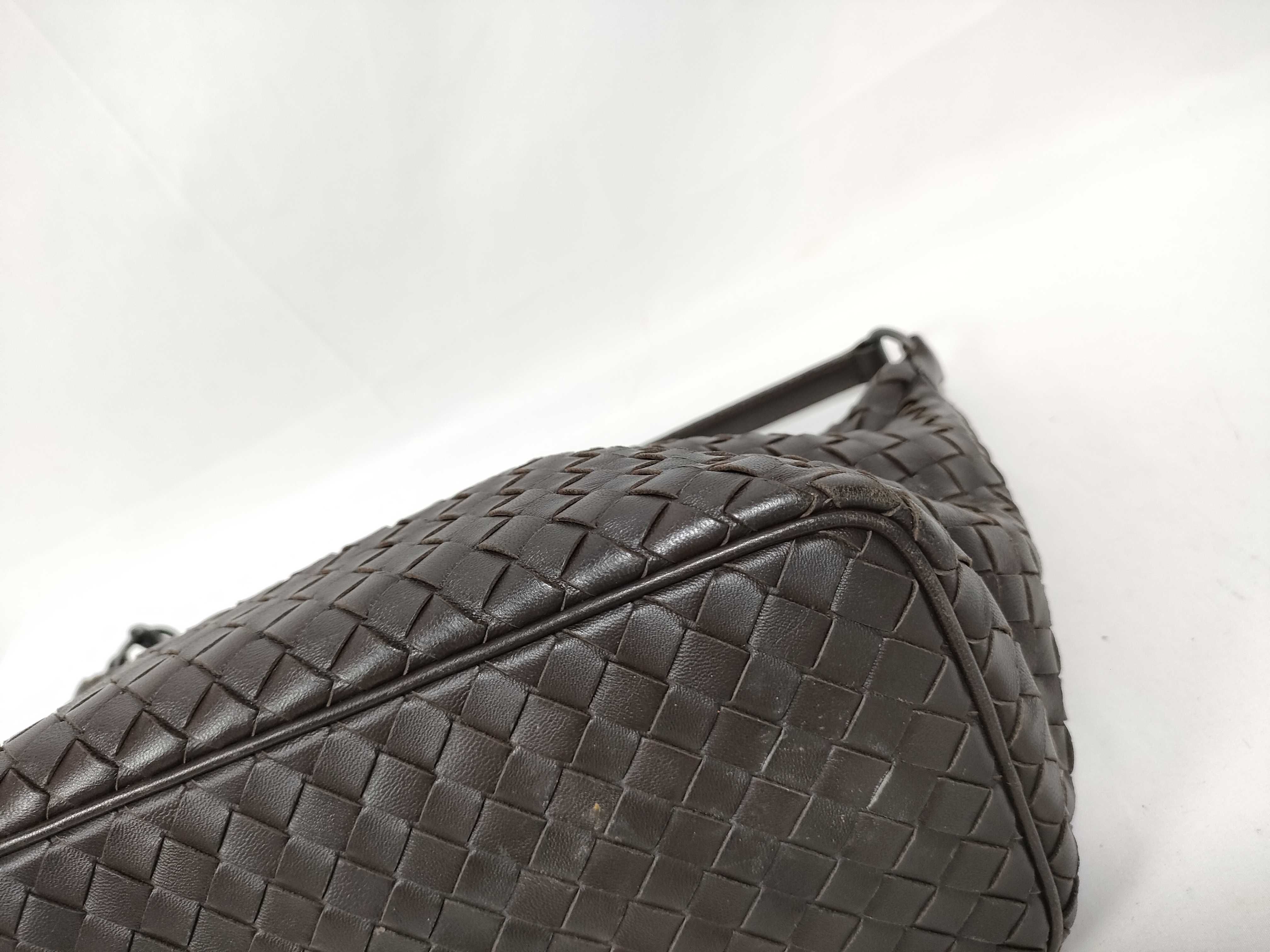 Intrecciato ID-BottegaVenetaIntrecciatoCowSkinShoulderBagBrown B00785475J Shoulder Bag — view 5