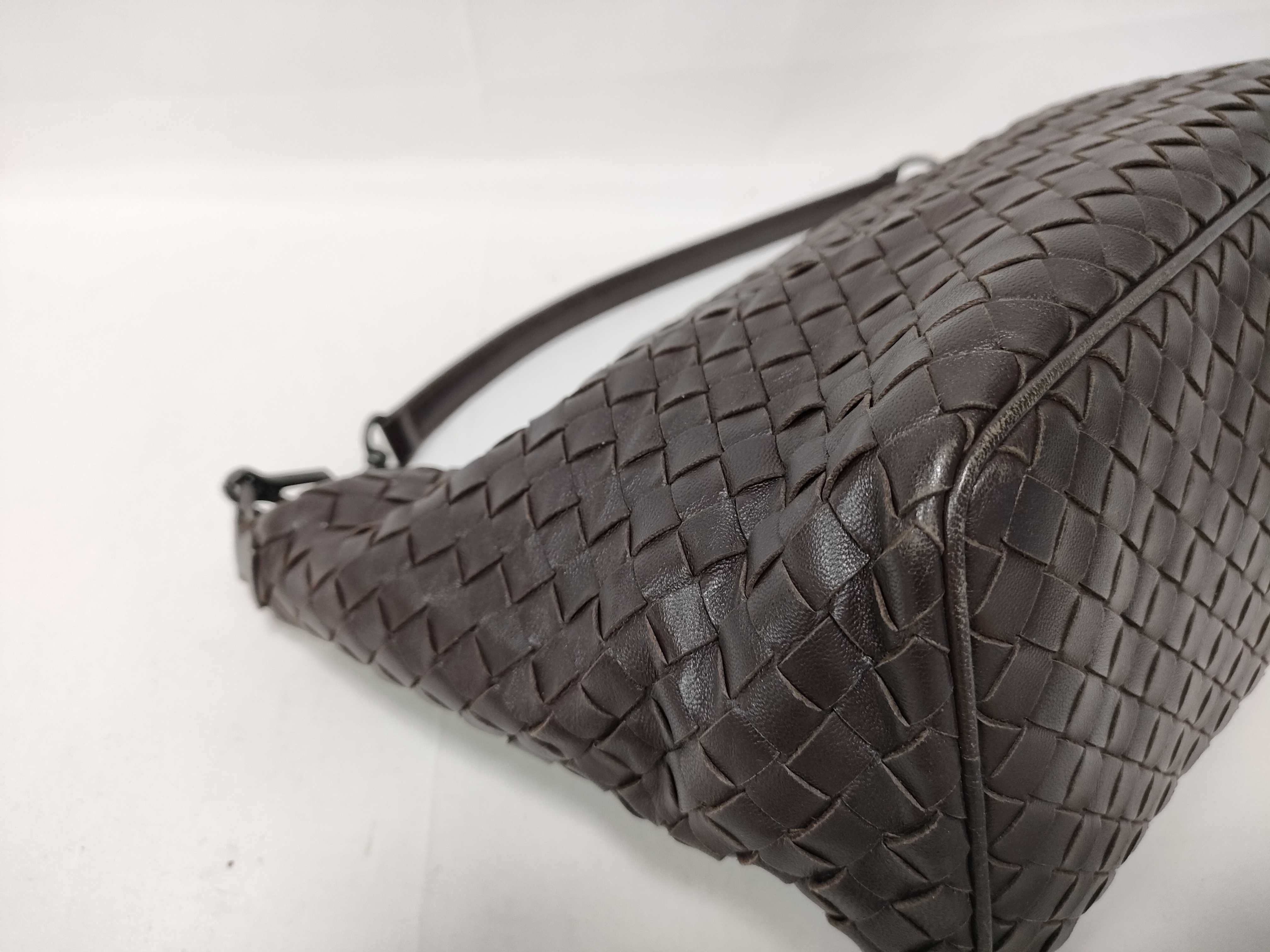Intrecciato ID-BottegaVenetaIntrecciatoCowSkinShoulderBagBrown B00785475J Shoulder Bag — view 6