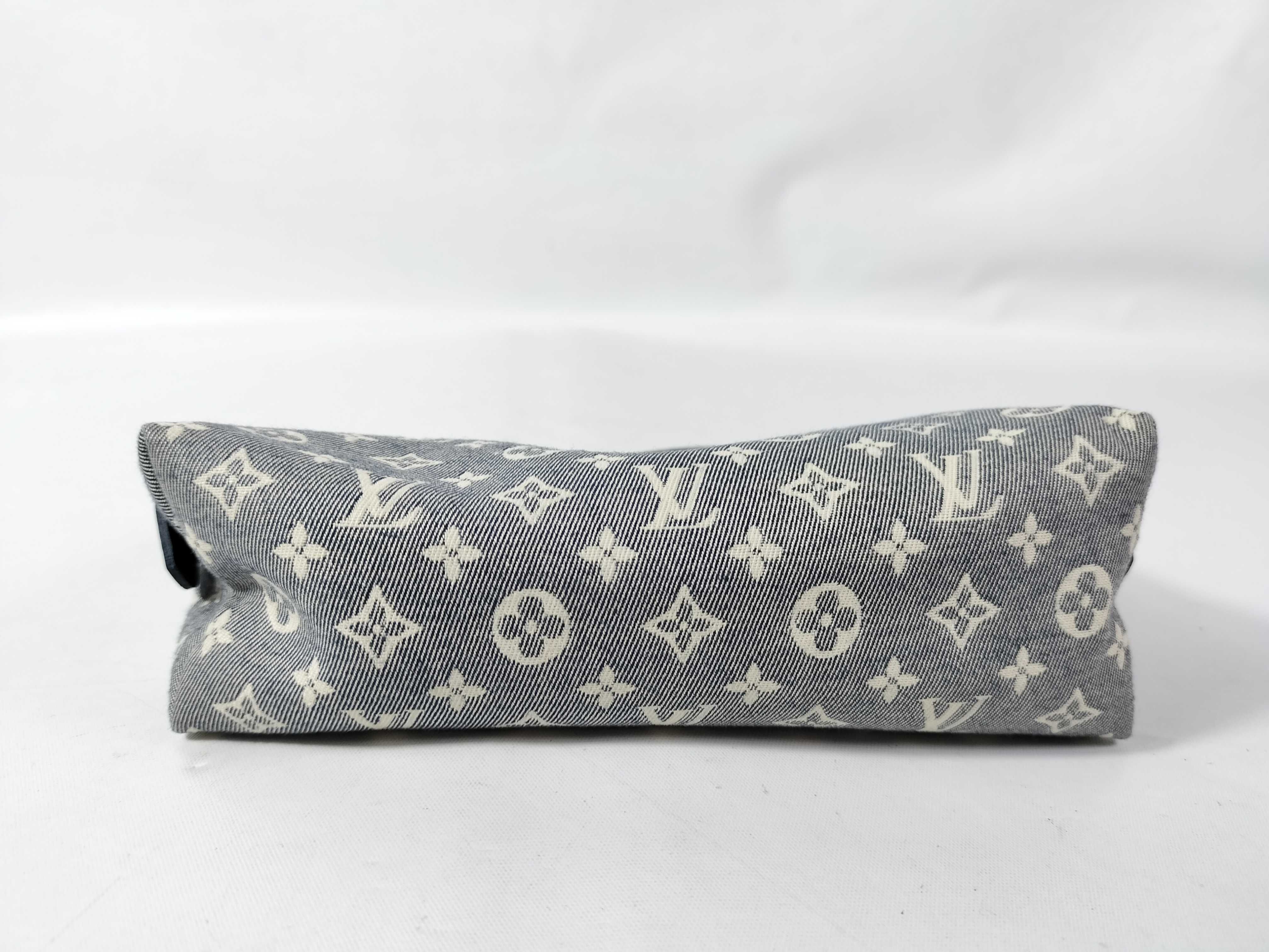 Mini Lin Pochette Cosmetic Pouch — view 3