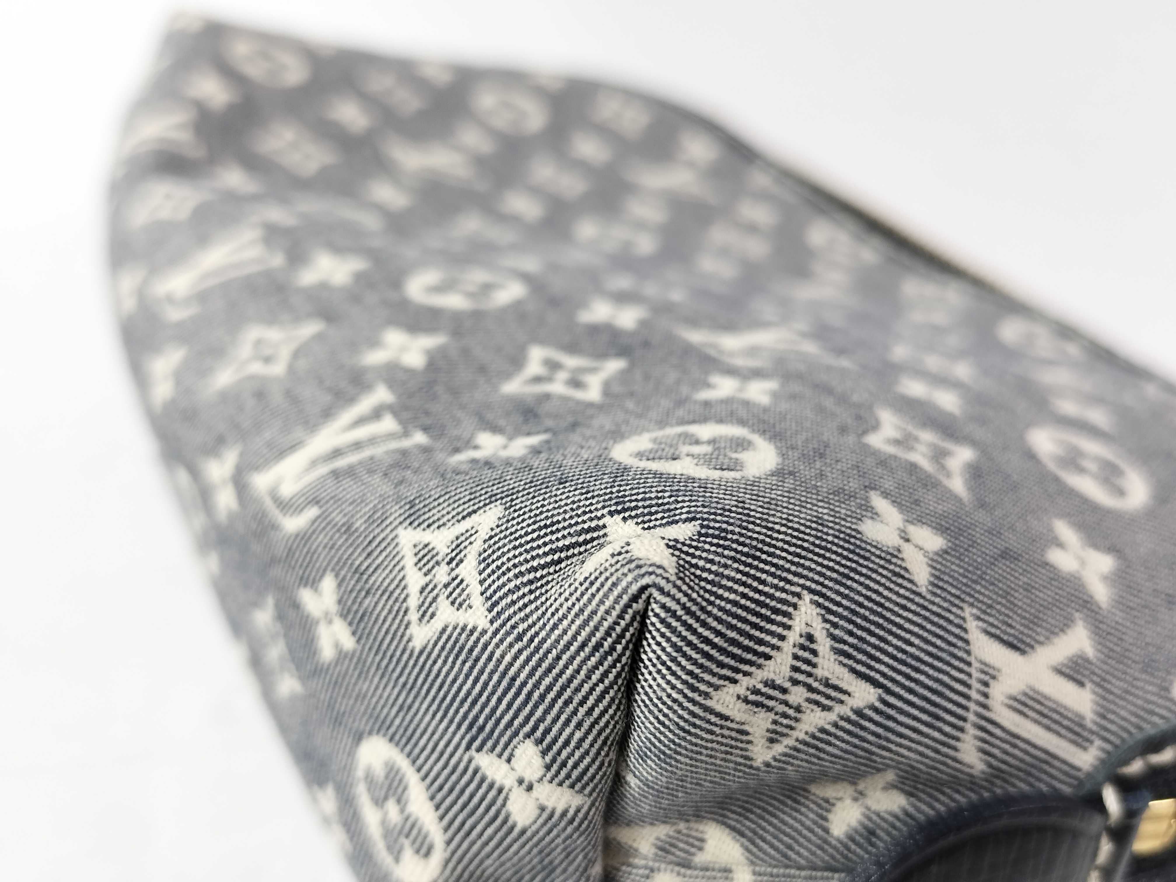 Mini Lin Pochette Cosmetic Pouch — view 4