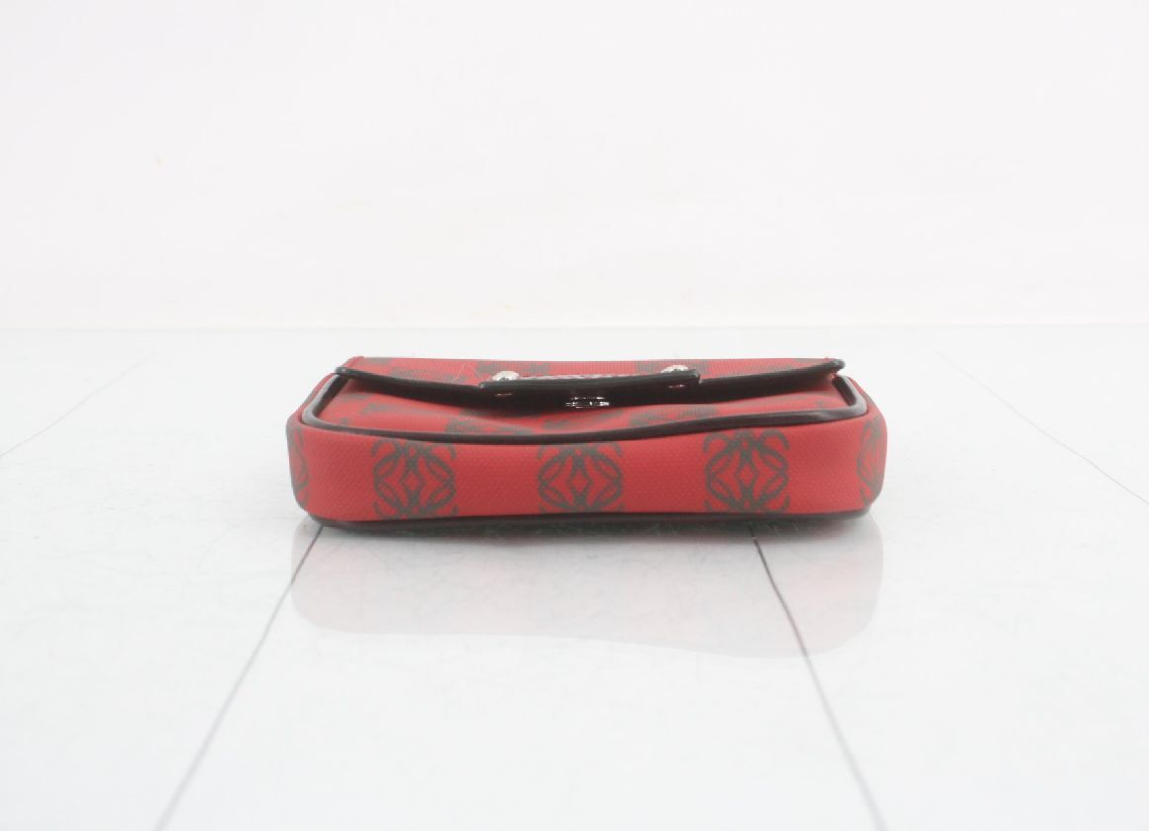 (Loewe) Bag - Waist Bag with Dedicated Strap — view 3