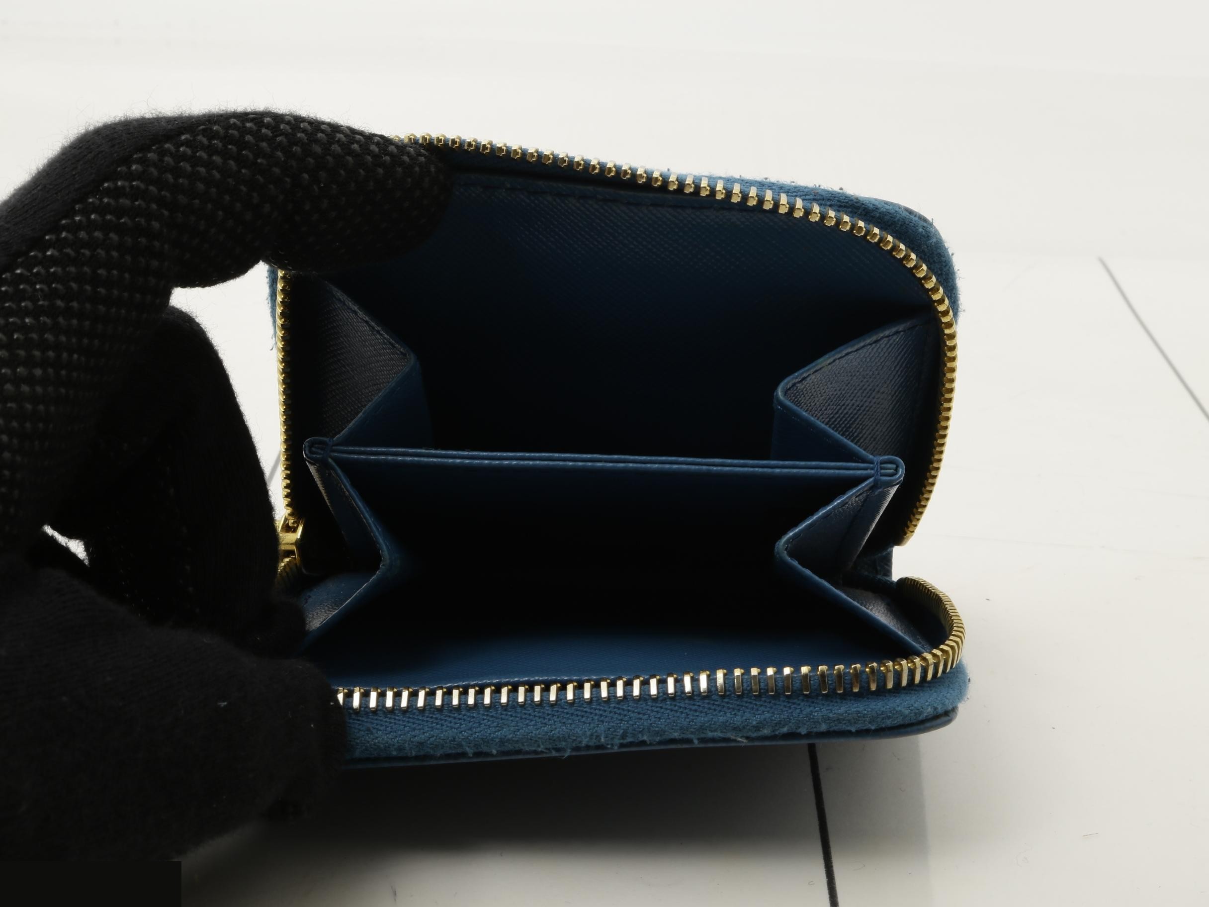 Other lines: Bags and Wallets — view 4