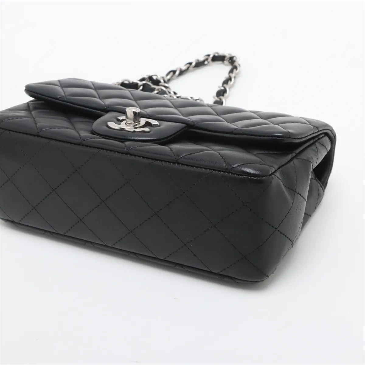 Mini Matelasse 20 Lambskin Single Flap Single Chain Bag Black Silver Hardware A69900 — view 3