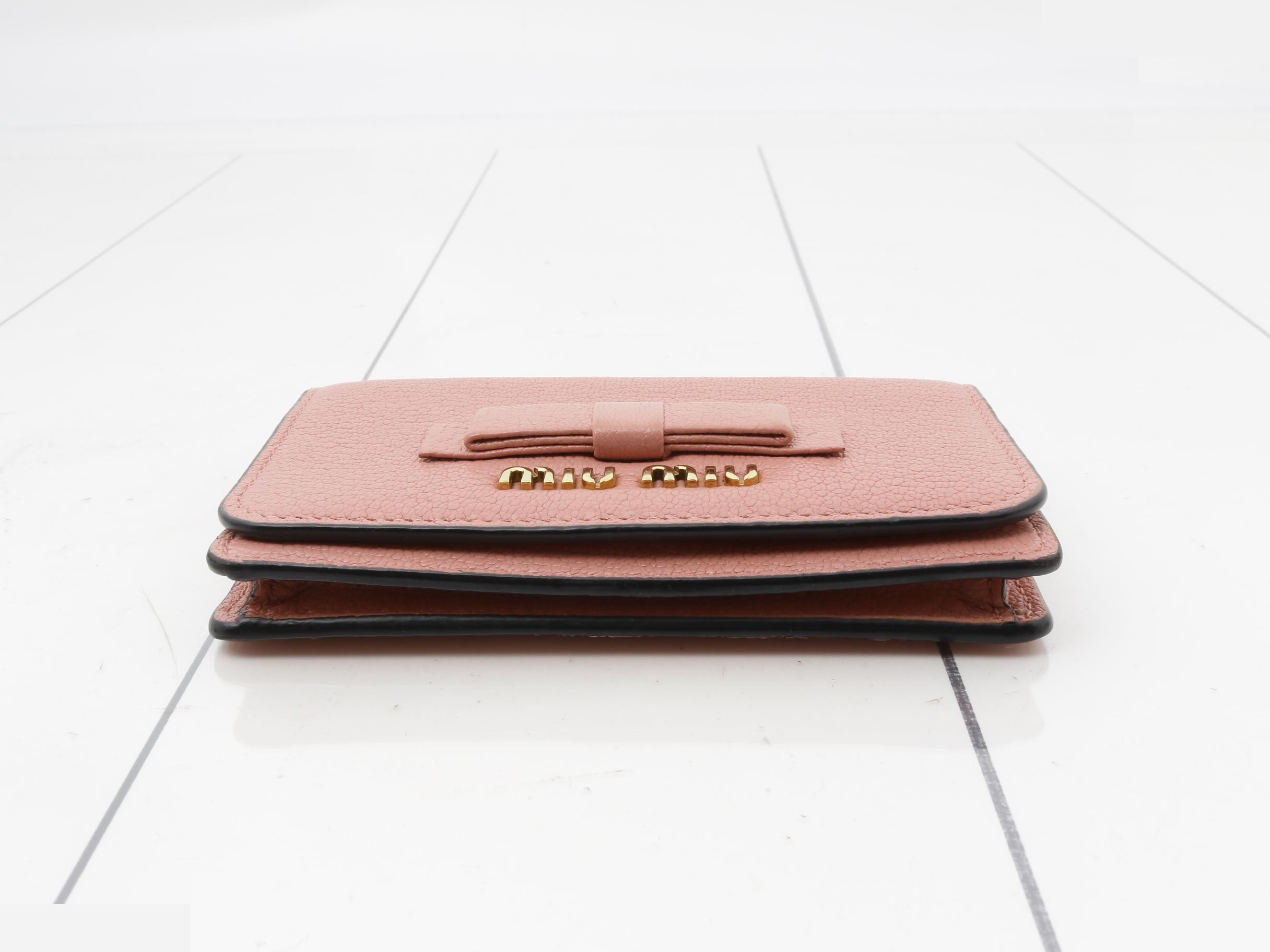 Other items: Bags, notebook covers, card cases, etc. — view 3