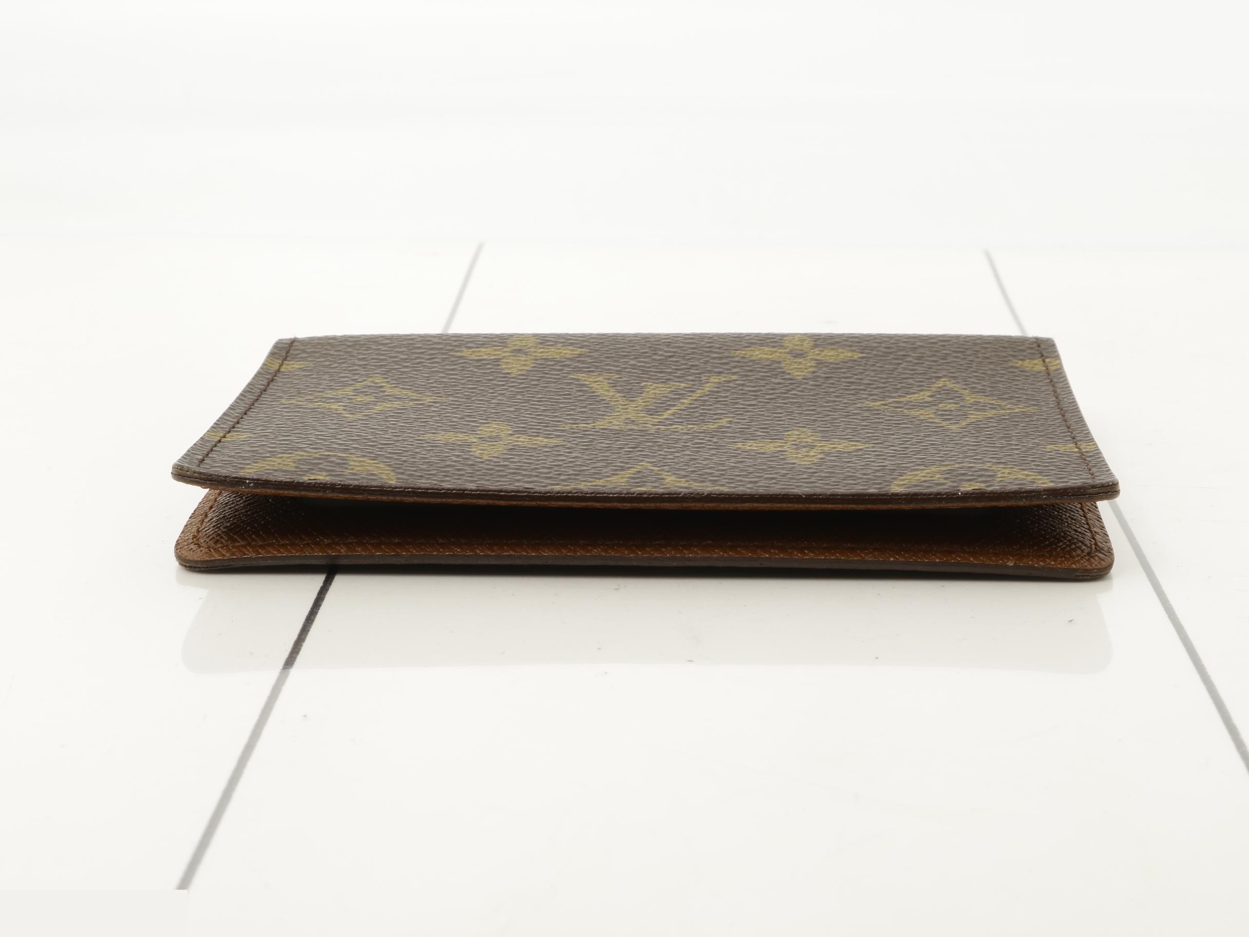 Porte II Cartes Vertical Monogram Pass Case — view 3