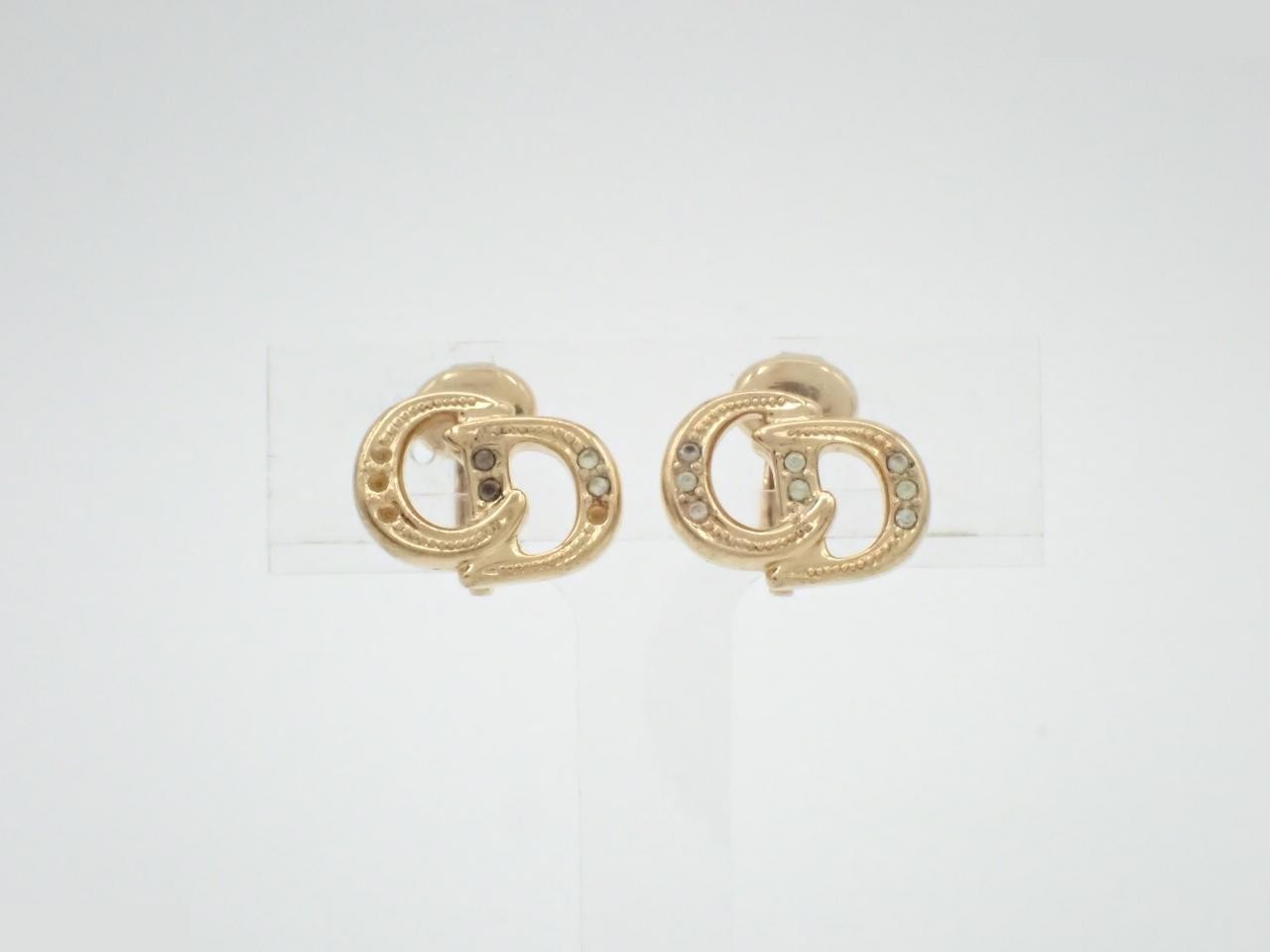 Other lines: Precious metals, earrings, logo, gold.