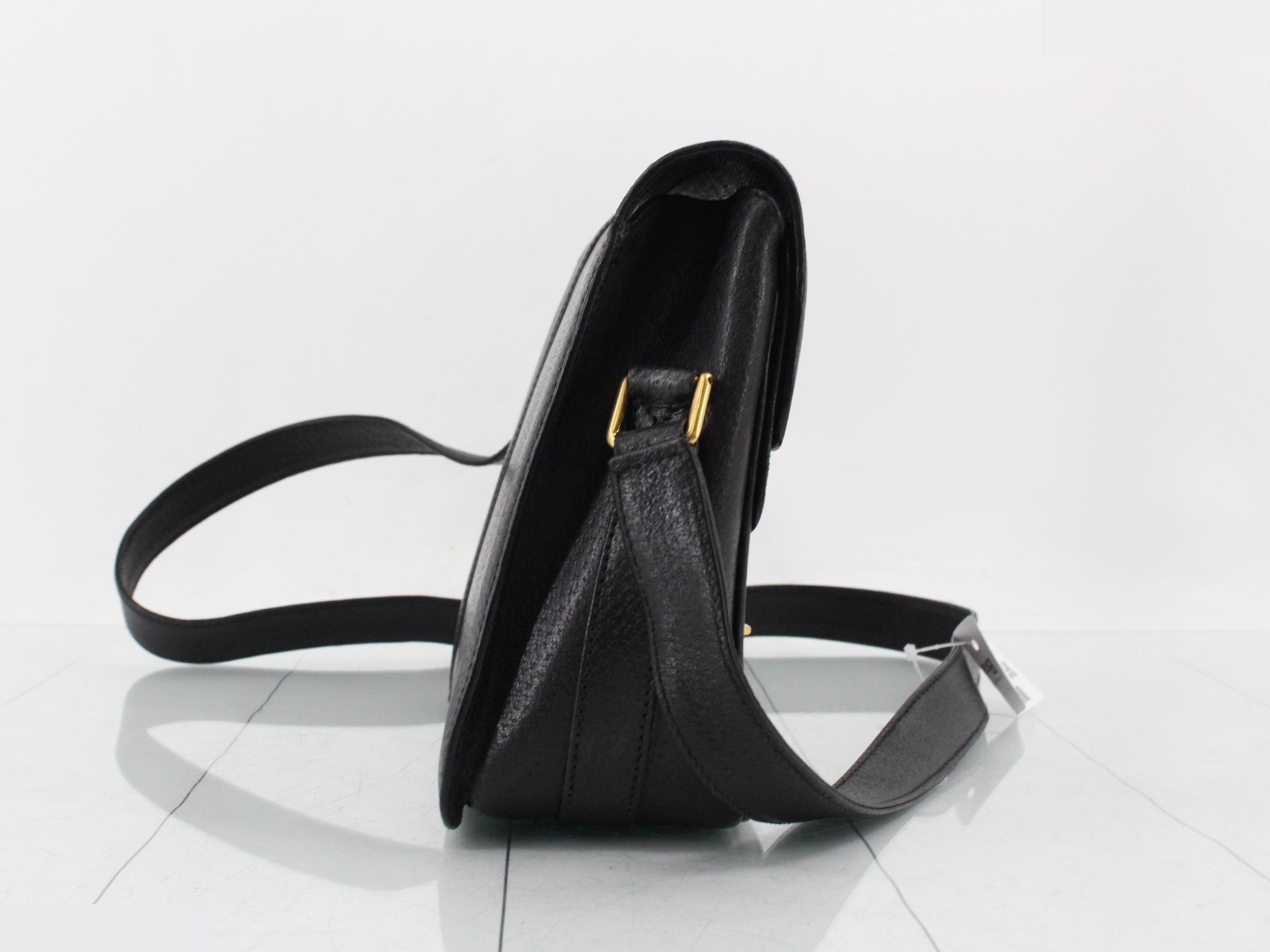Vintage Gucci shoulder bag, women's, black, cross-body, saddle bag style. — view 4