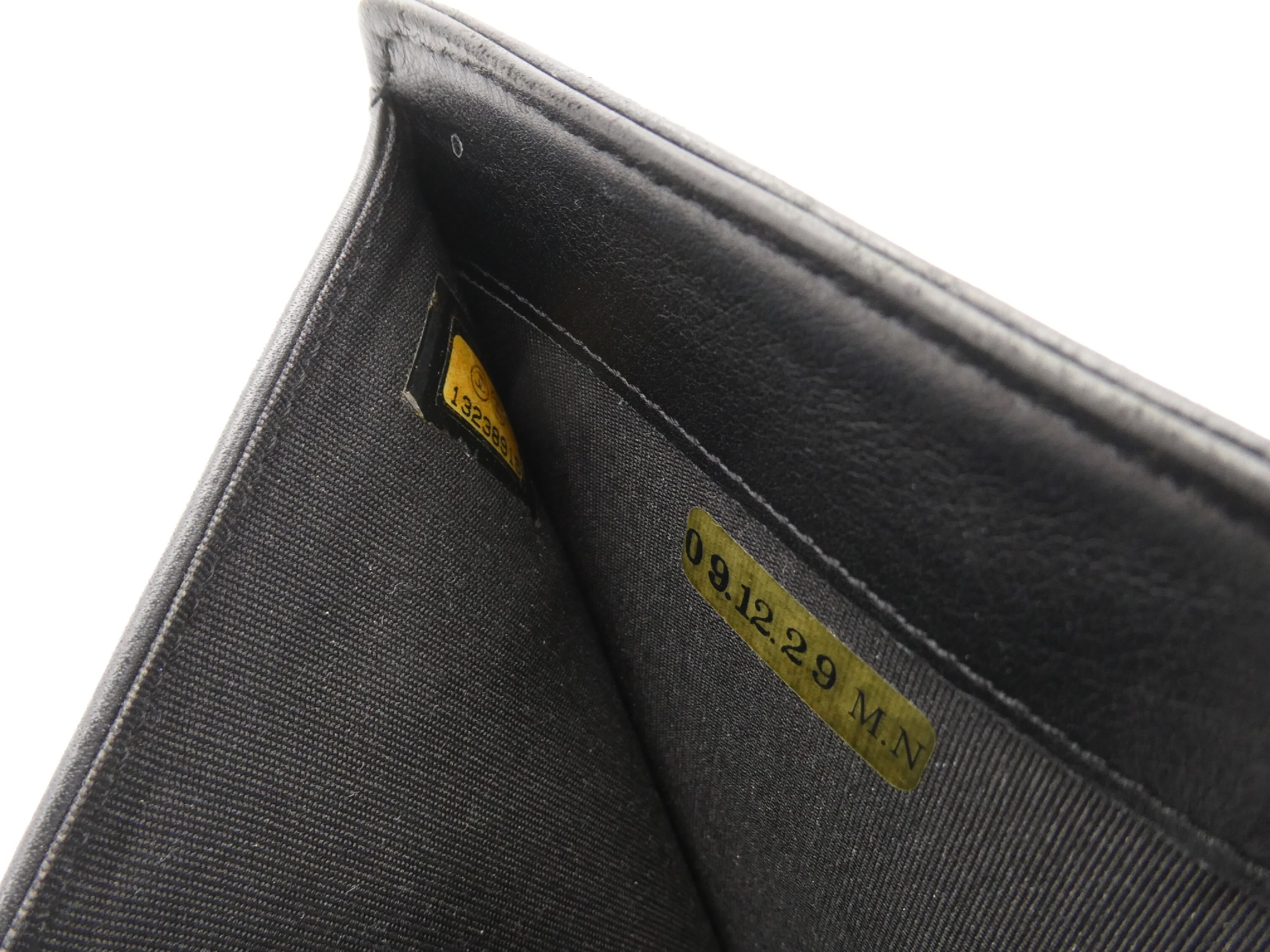 Caviar Skin Coco Mark Bi-fold Wallet — view 9
