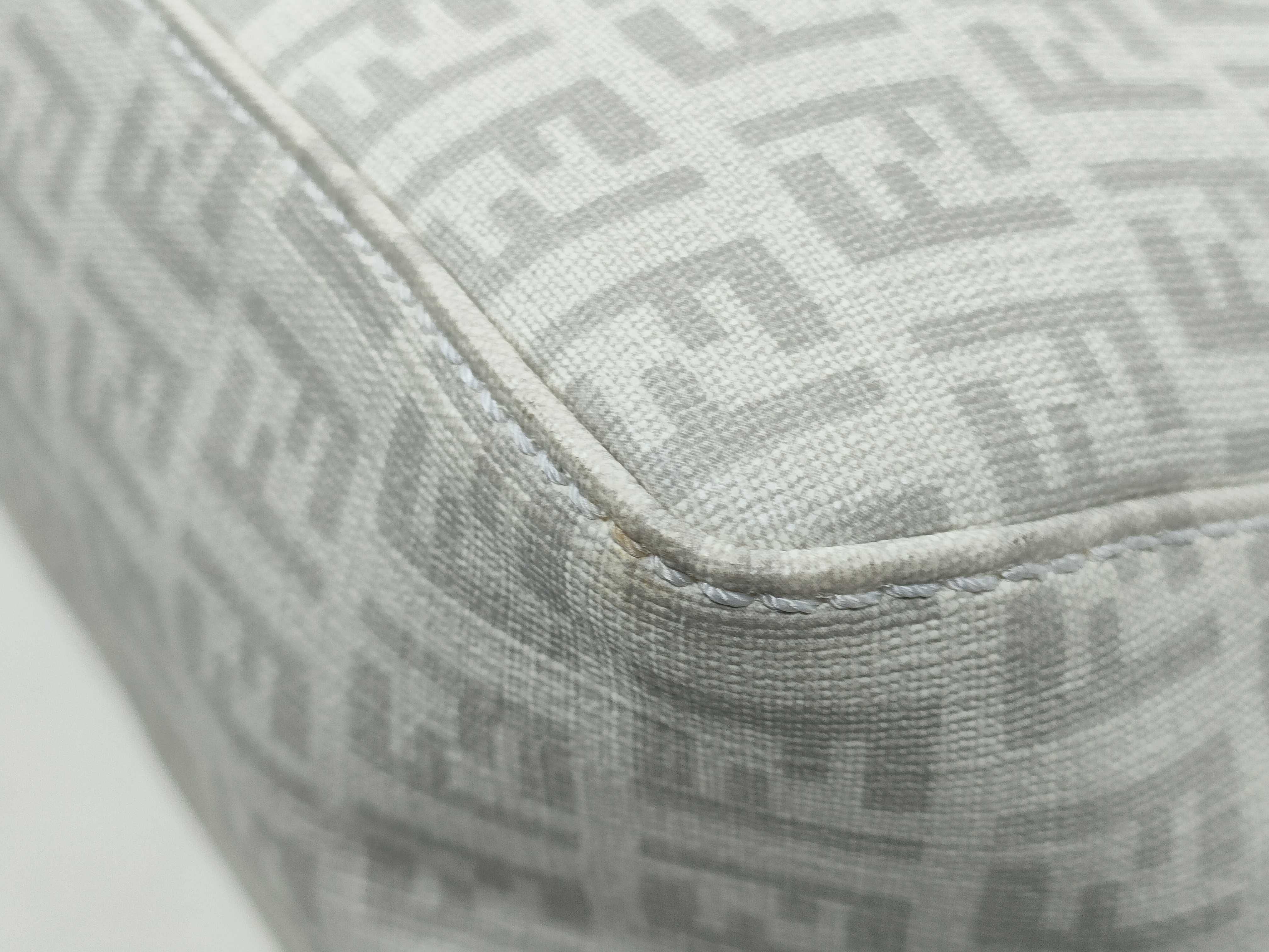 Zucca One-Shoulder Bag — view 9