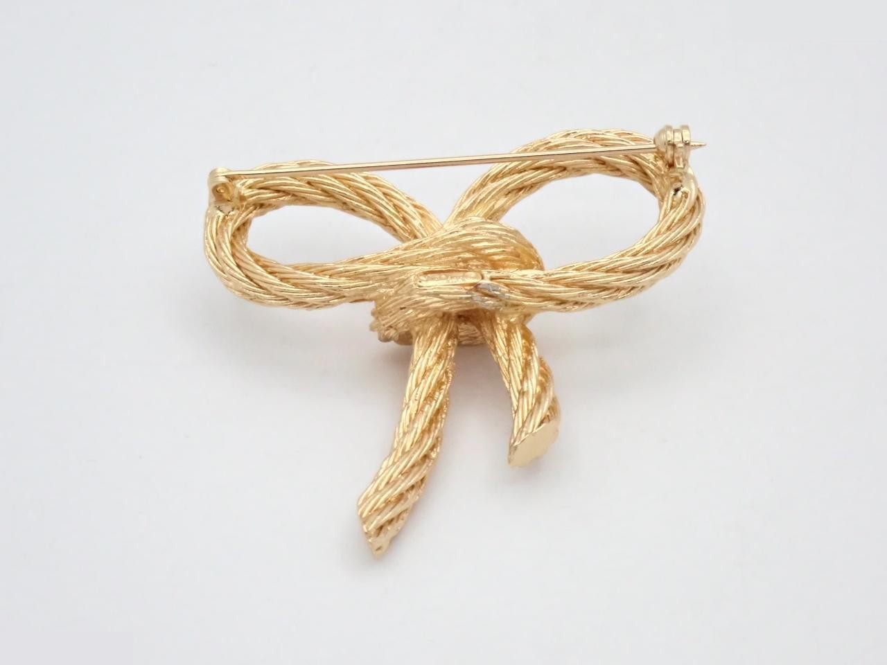 Other lines: Precious metals and brooches — view 2