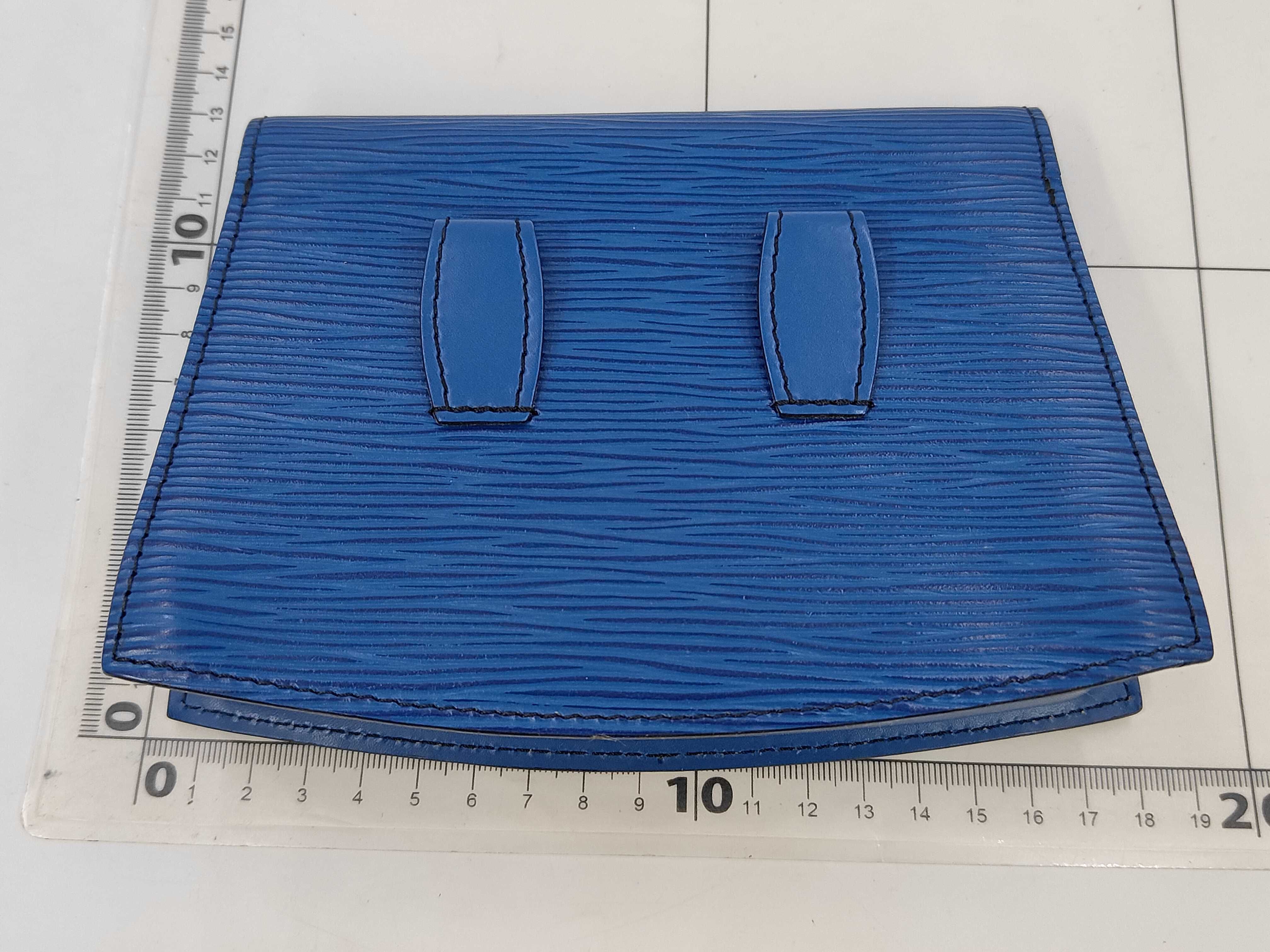 Epi Ceinture Tilsit Pouch — view 2