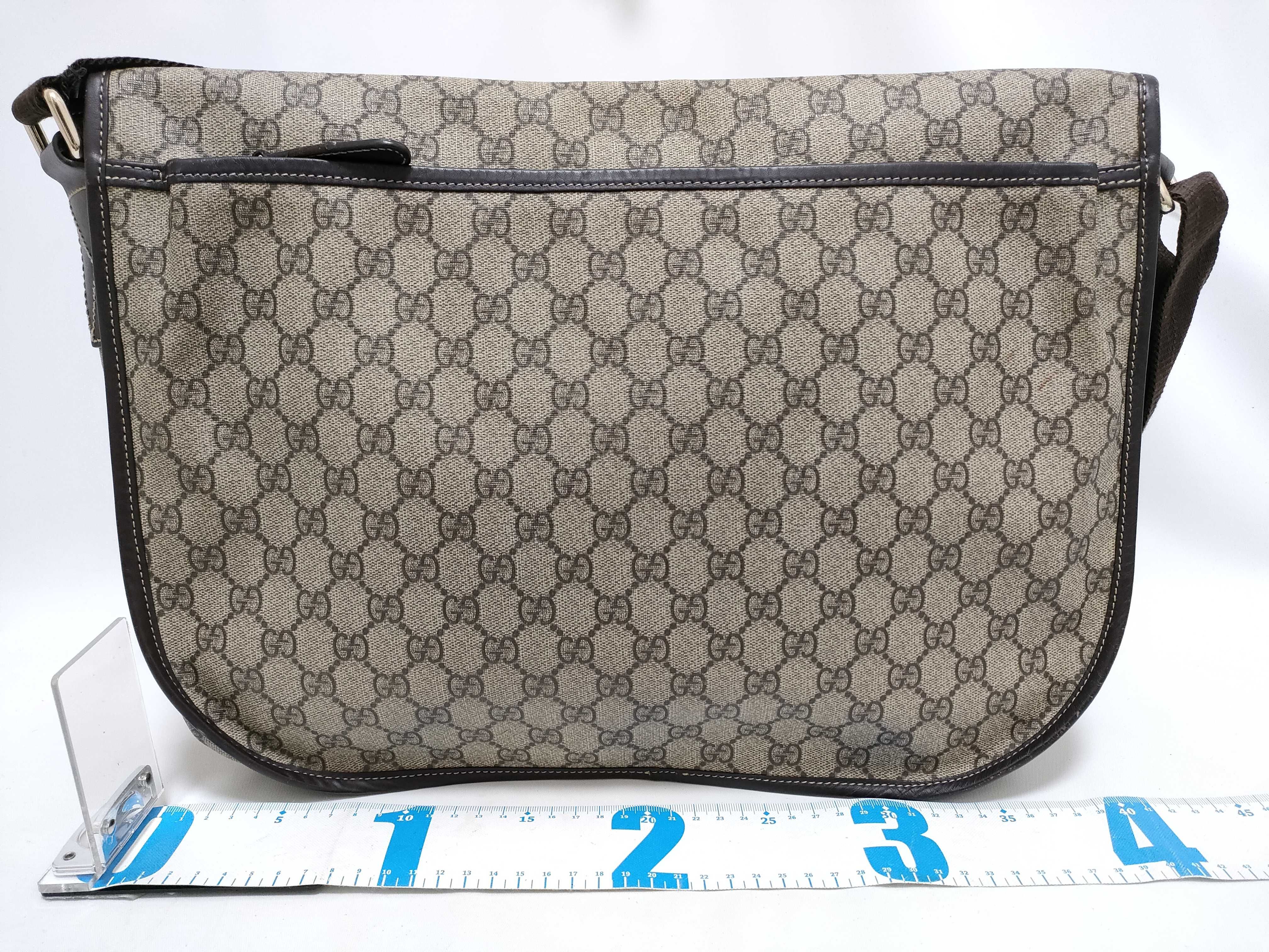 GG Supreme Shoulder Bag — view 2