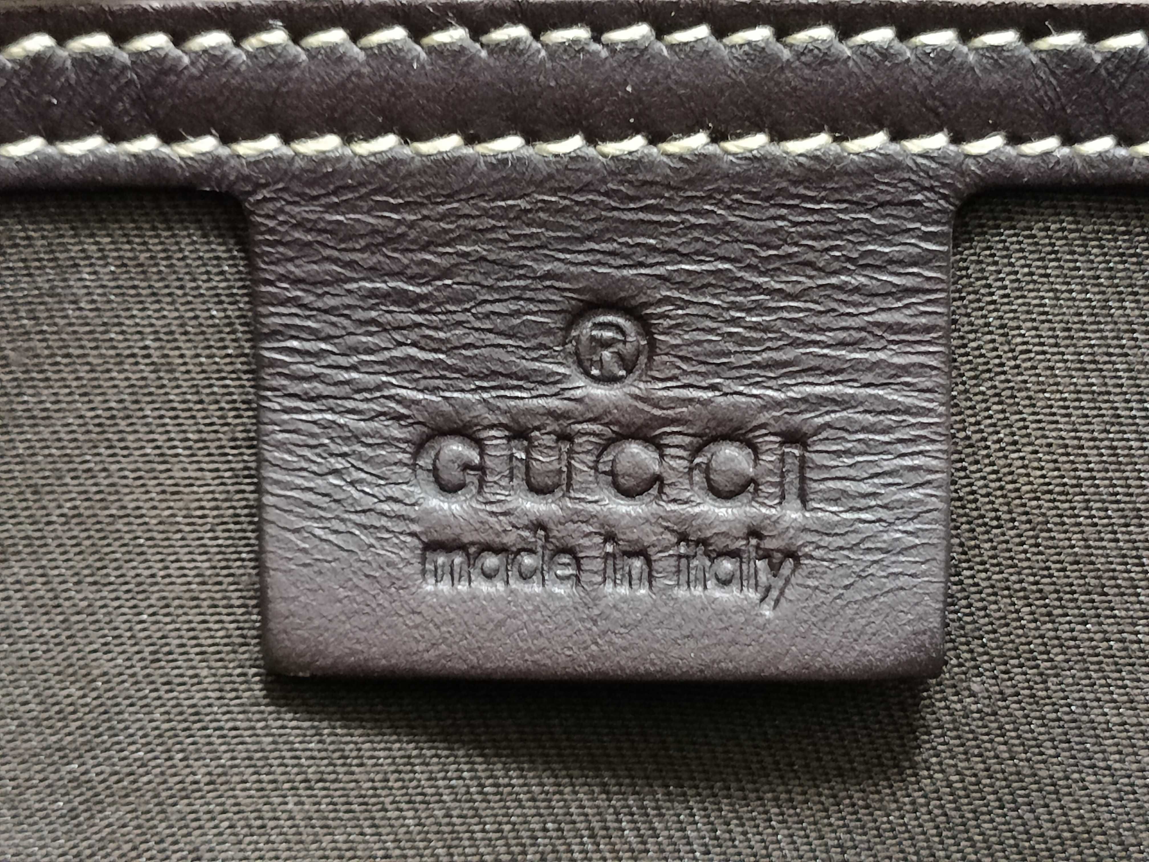 GG Supreme Shoulder Bag — view 12